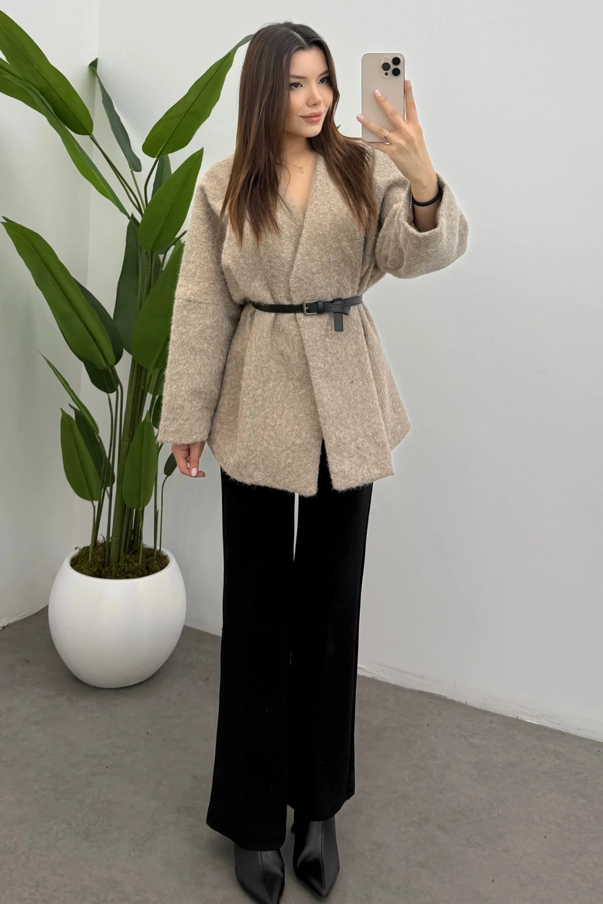 Kadın Krem Kemerli Kaşe Kaban