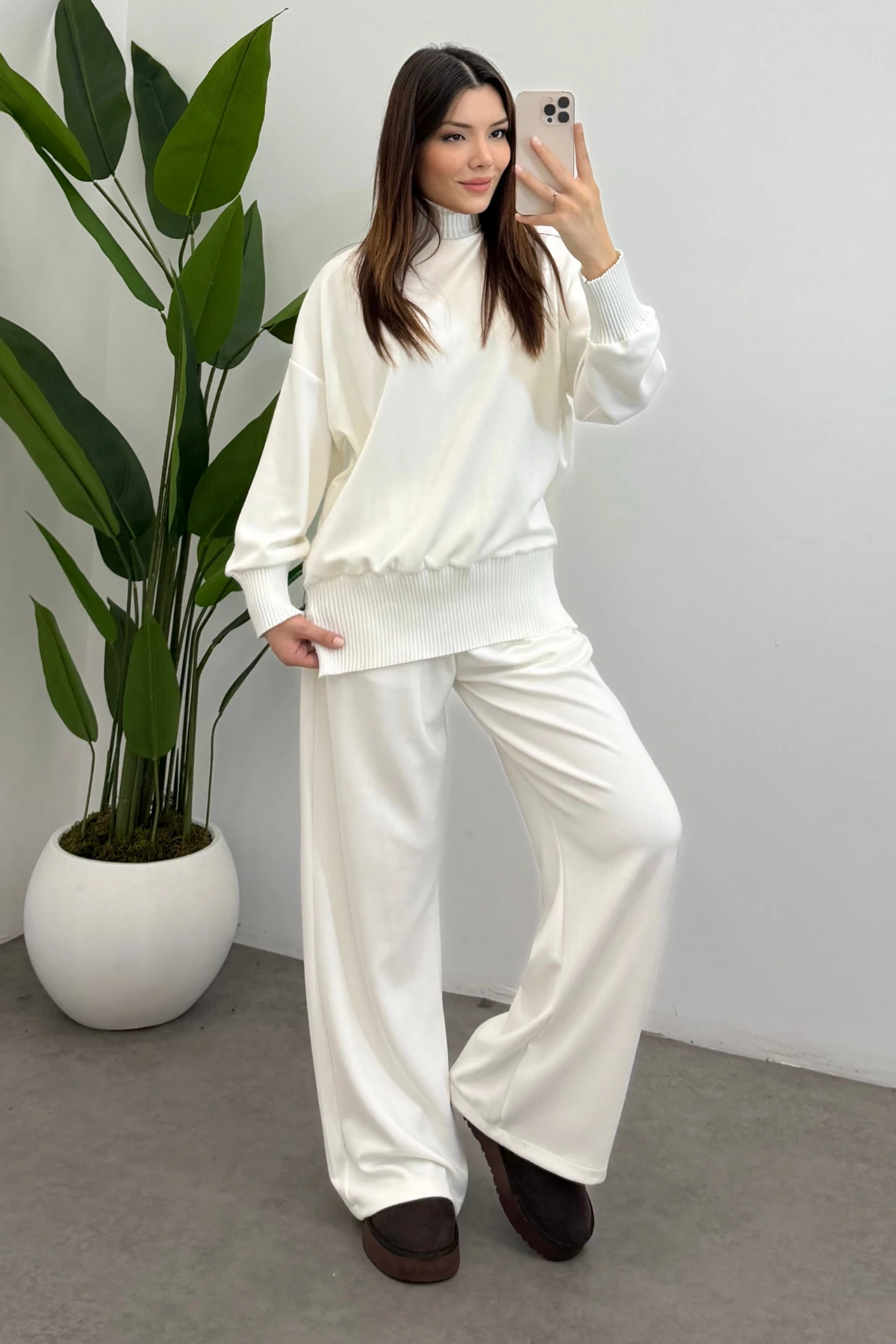 Kadın Ekru Balıkçı Yaka Yan Fermuar Detaylı  Modal Takım