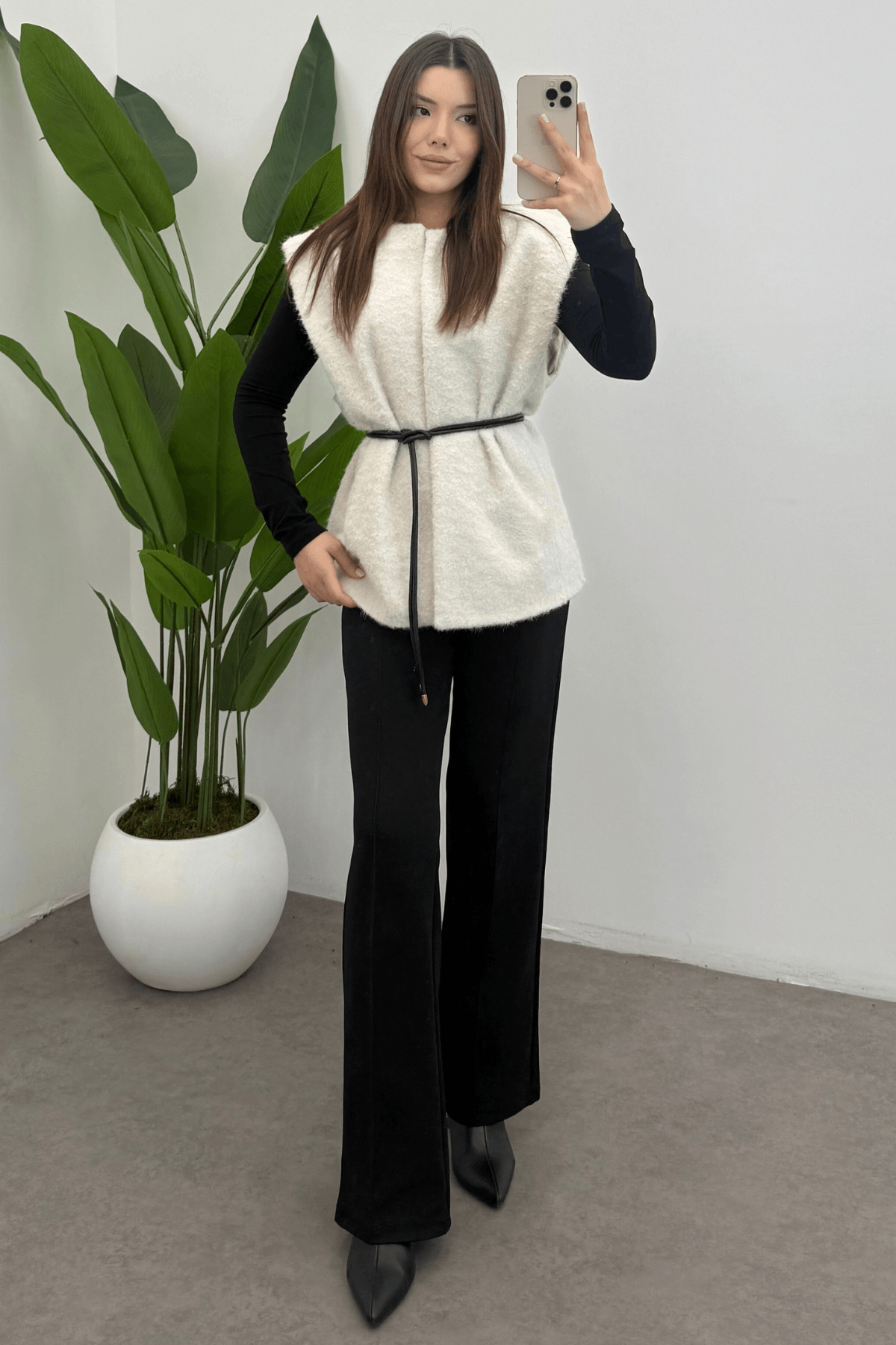 Kadın Ekru Kemerli  Kaşe Yelek