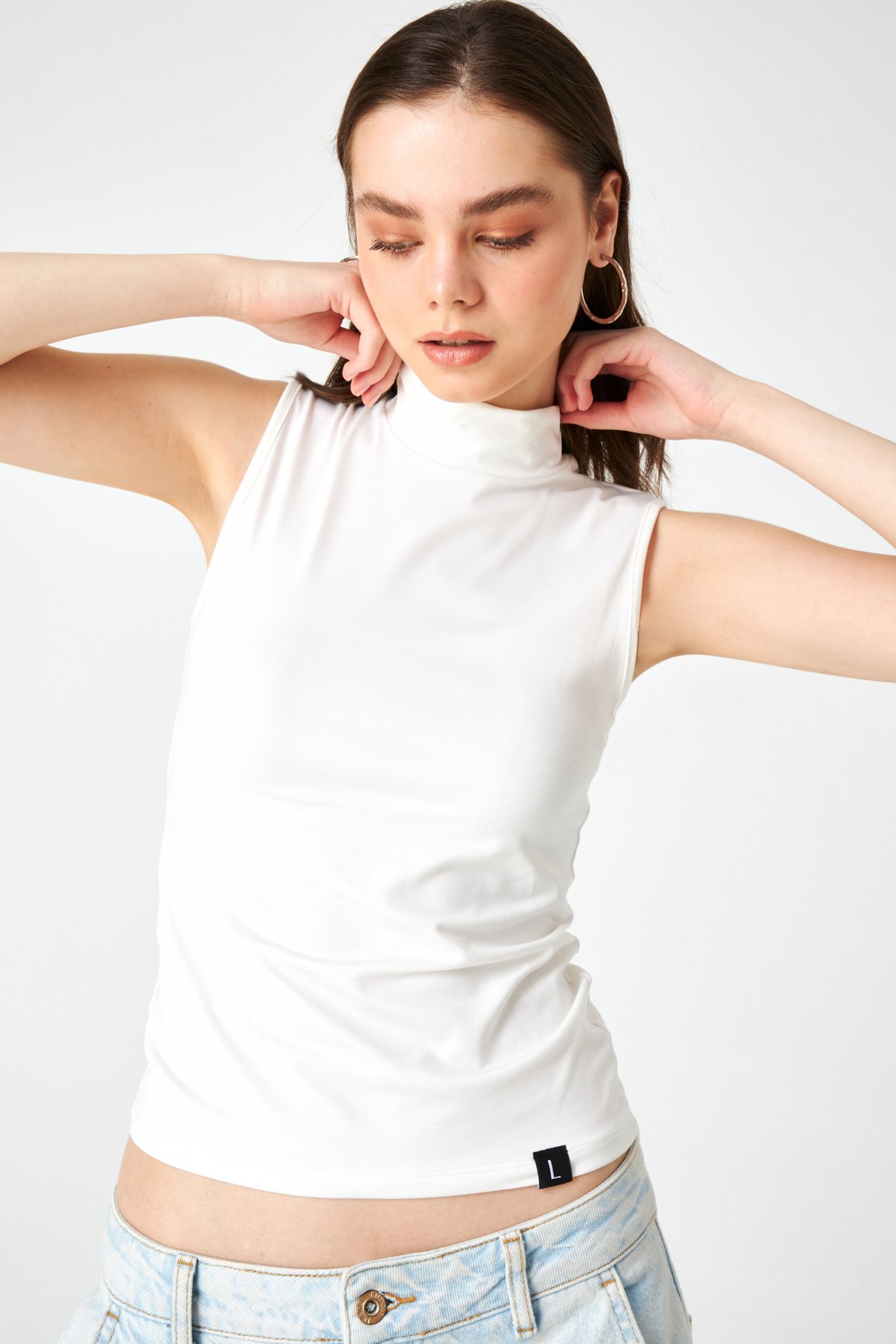 Kadın Beyaz Soft Touch Basıc Kolsuz Bluz