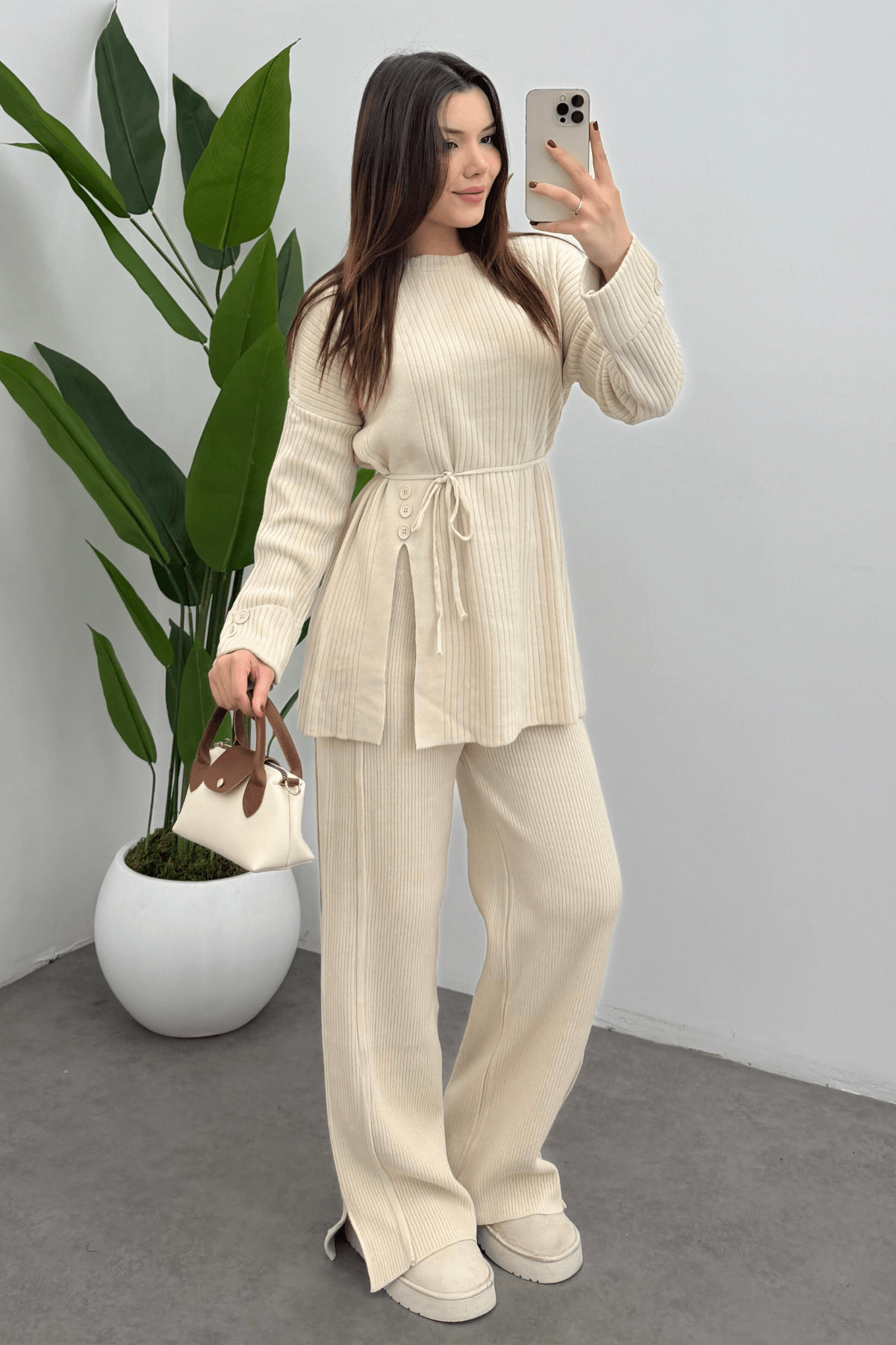 Kadın Ekru Bel Bağlamalı Düğme Detaylı Fitilli Triko Kazak Pantolon İkili Takım