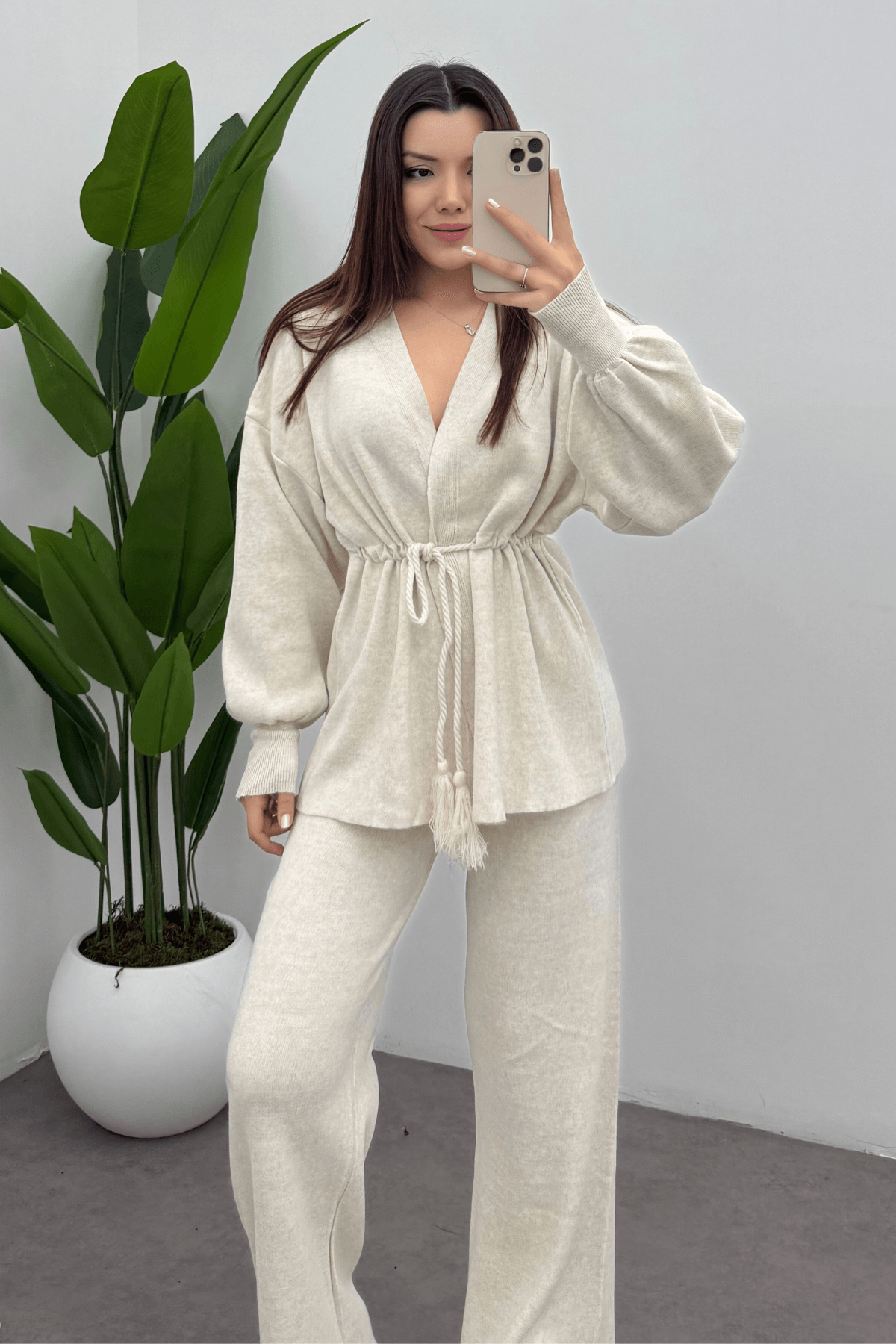 Kadın Ekru Beli Püskül Bağcık Detaylı Hırka Pantolon İkili Triko Takım