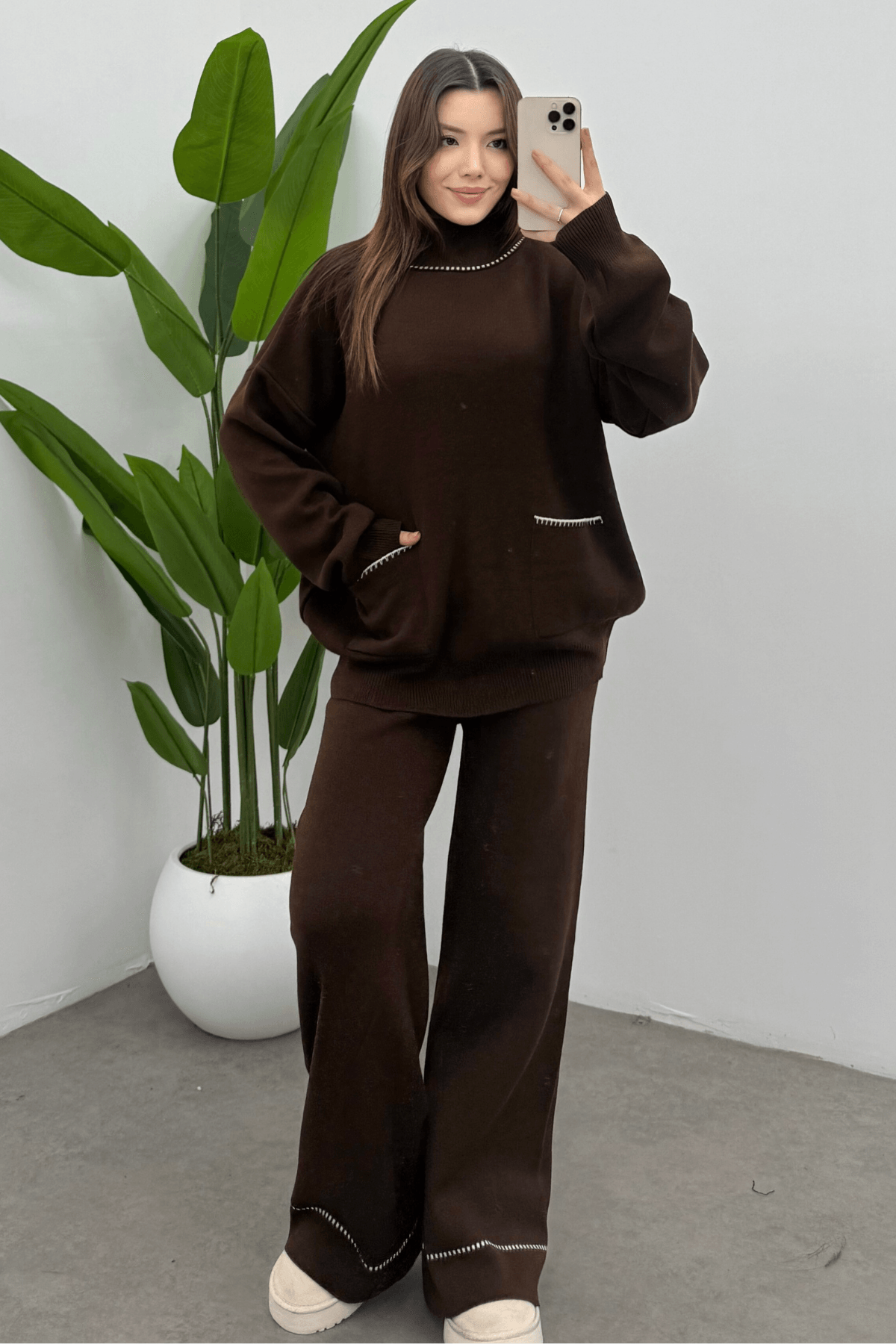 Kadın Kahverengi Balıkçı Yaka Cep Detaylı Kazak Pantolon Triko Takım