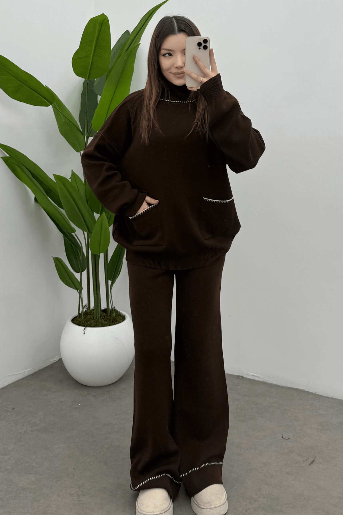 Kadın Kahverengi Balıkçı Yaka Cep Detaylı Kazak Pantolon Triko Takım