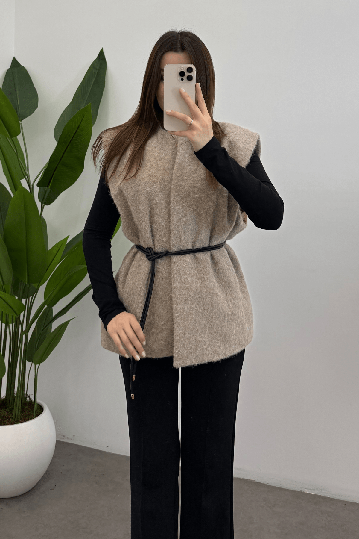 Krem Kemerli Kaşe Yelek