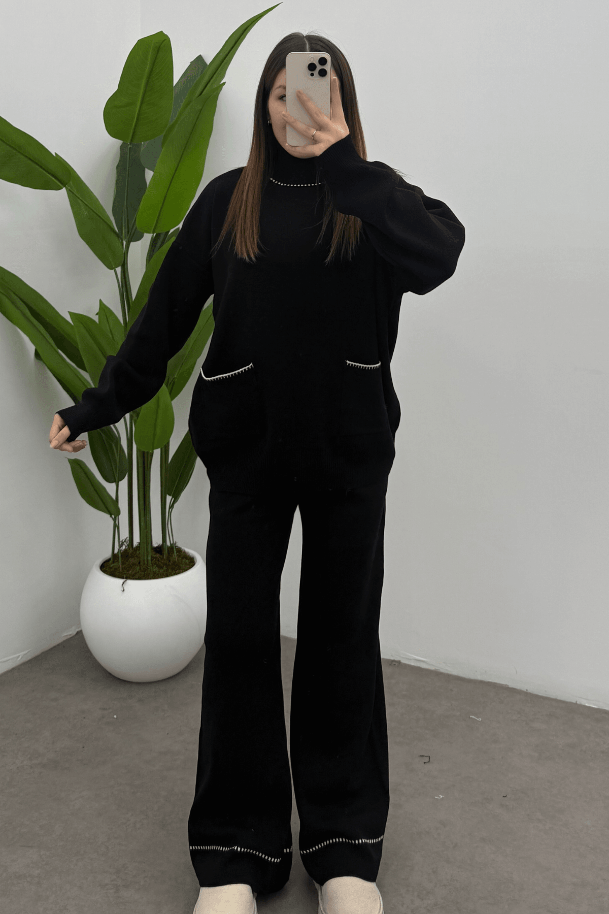 Kadın Siyah Balıkçı Yaka Cep Detaylı Kazak Pantolon Triko Takım