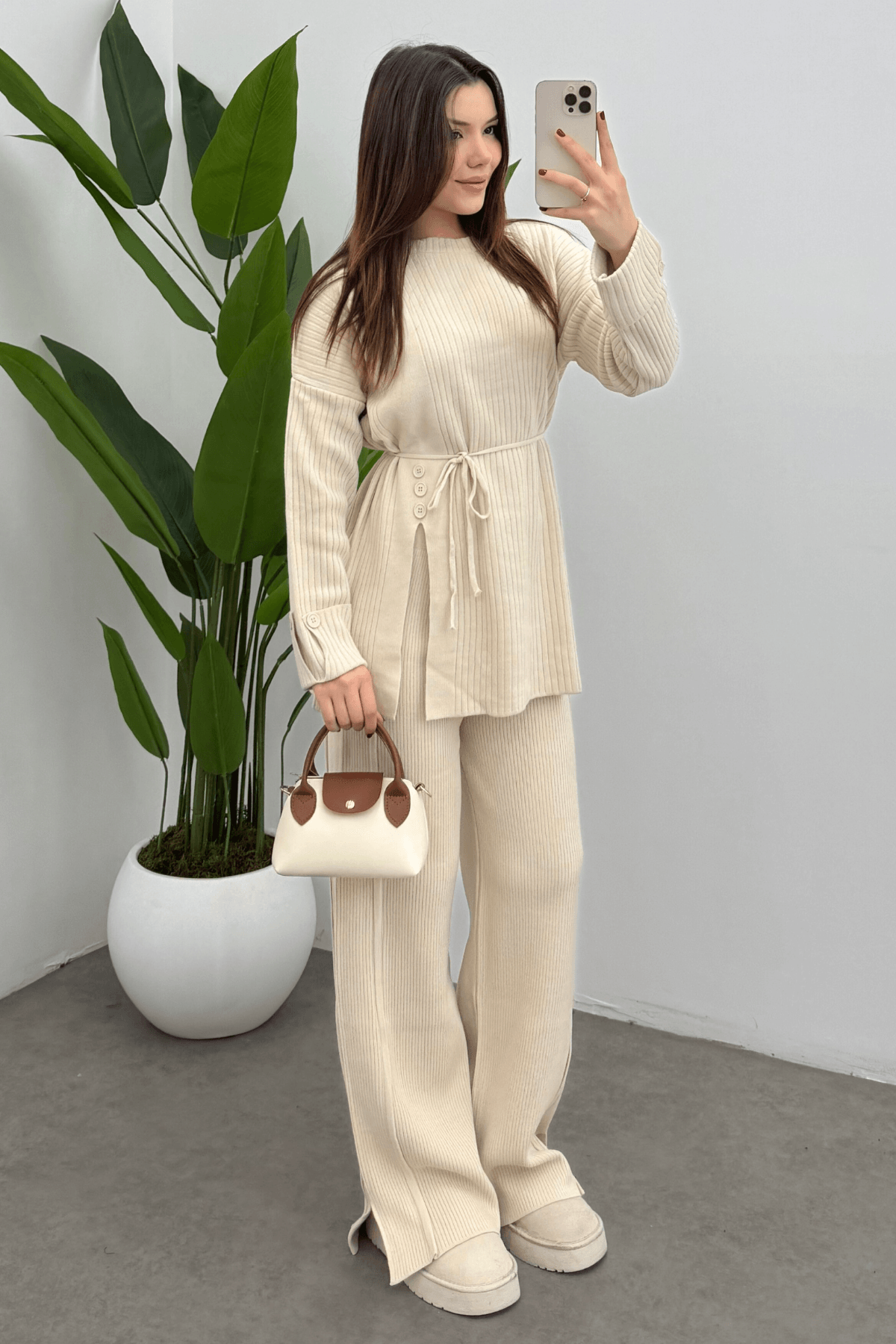 Kadın Ekru Bel Bağlamalı Düğme Detaylı Fitilli Triko Kazak Pantolon İkili Takım