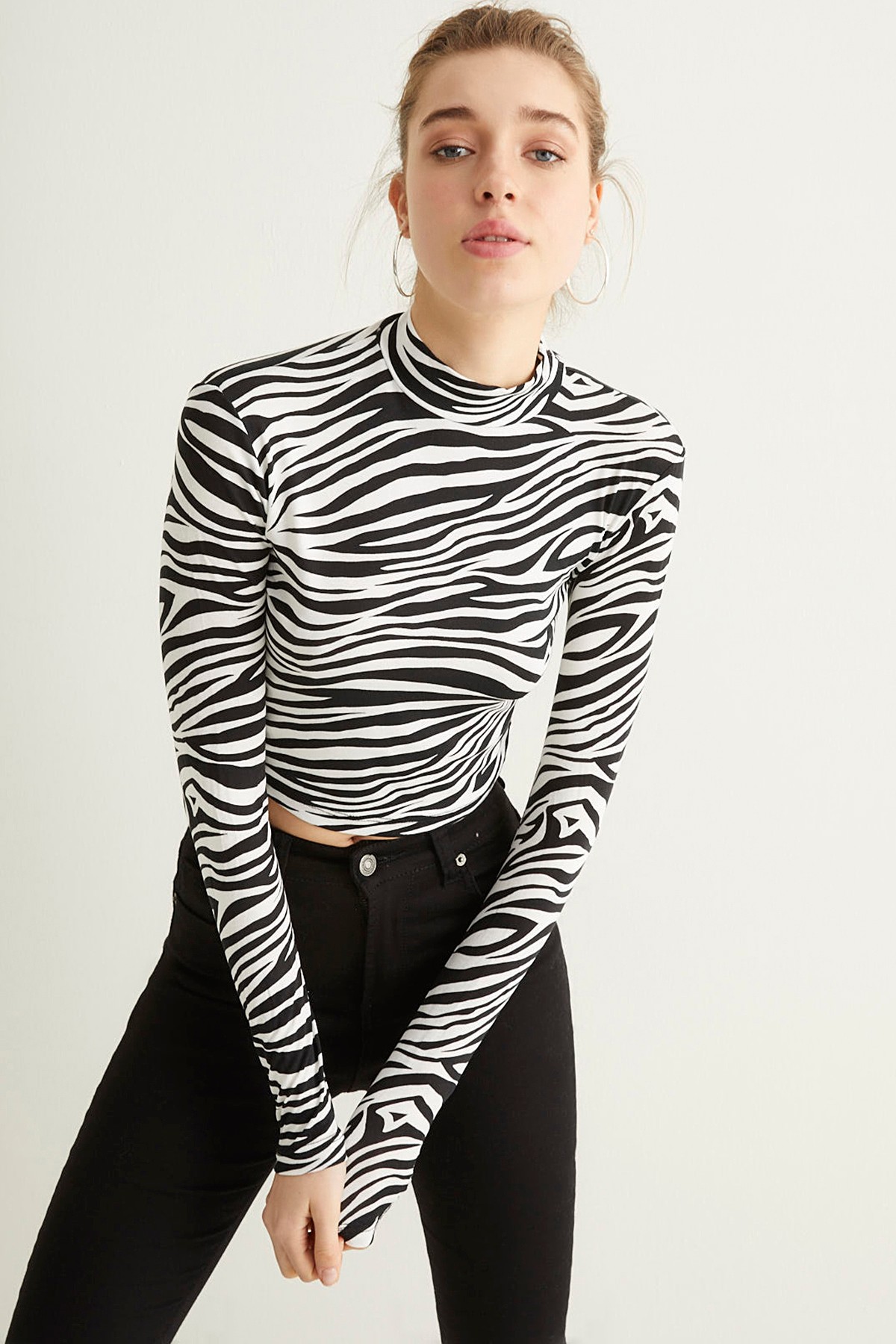 Kadın Ekru Zebra Yarım Balıkçı Crop Bluz