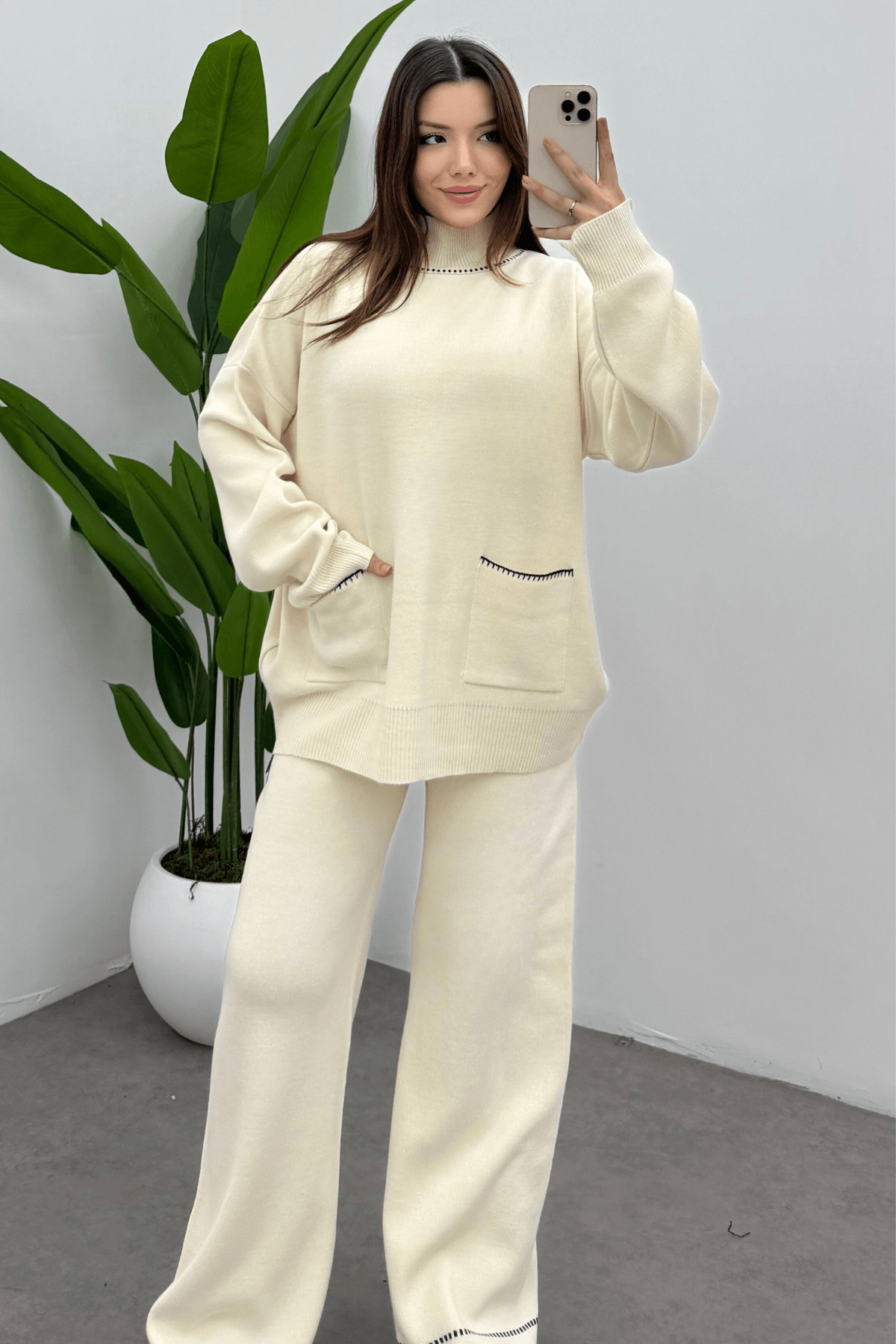 Kadın Ekru Balıkçı Yaka Cep Detaylı Kazak Pantolon Triko Takım