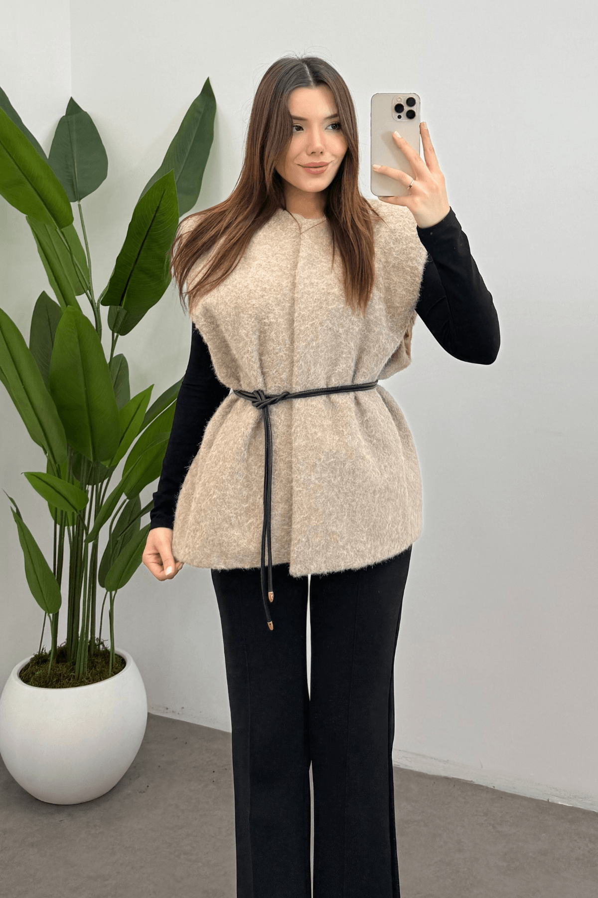 Krem Kemerli Kaşe Yelek