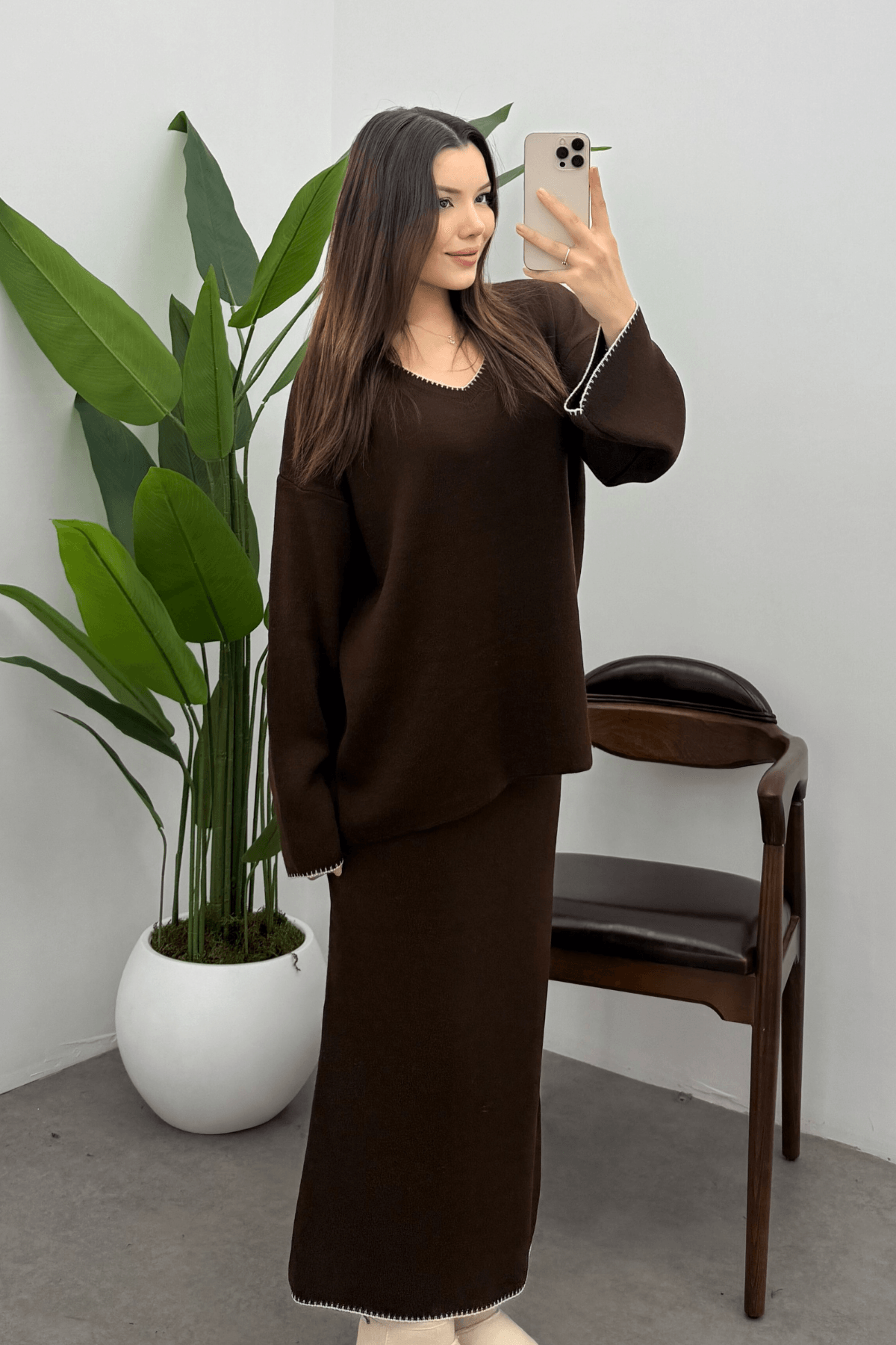 Kadın Kahverengi Çoban Dikiş Detaylı V Yaka Kazak Etek Triko Takım