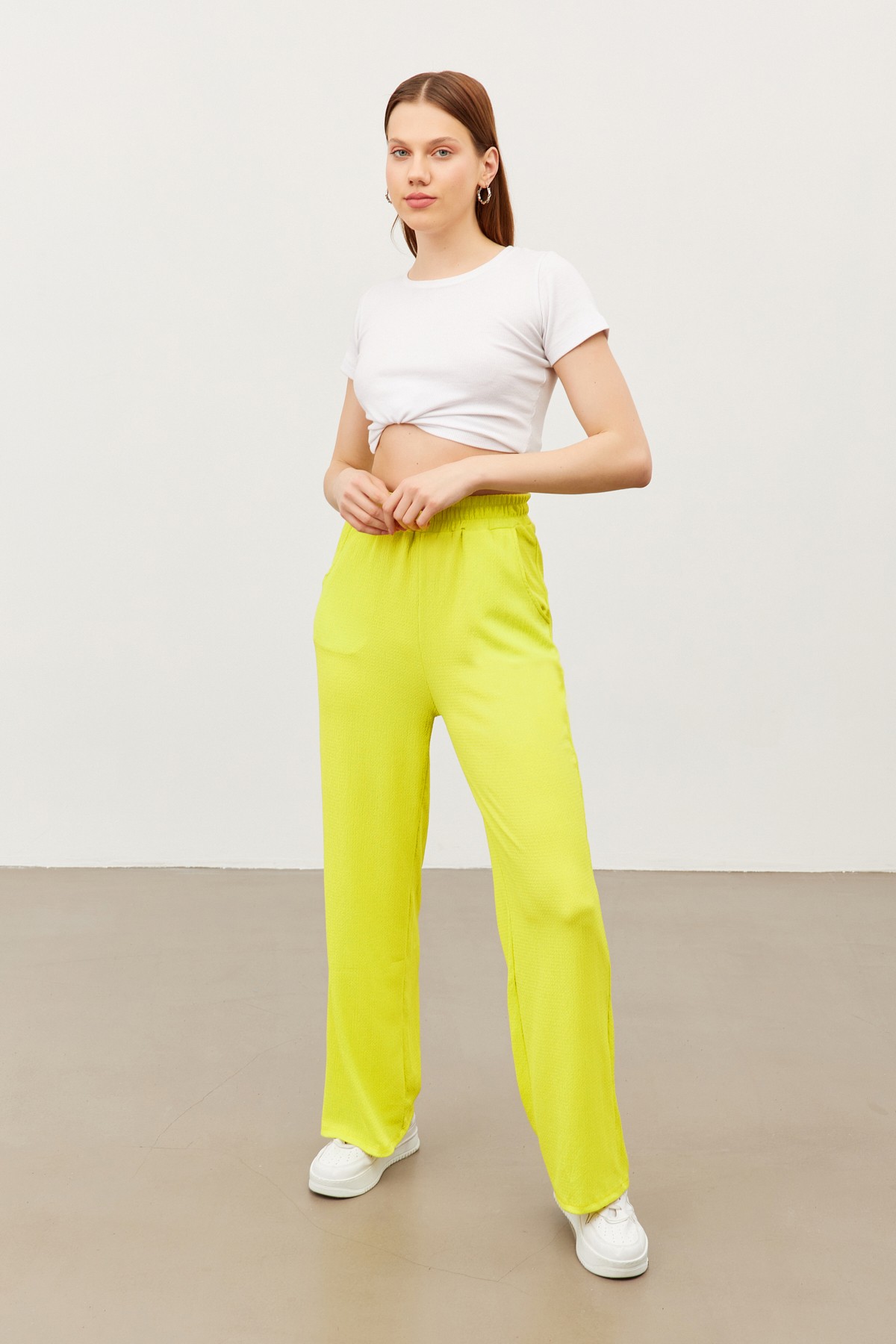 Kadın Neon Sarısı Beli Lastikli Çift Cepli Bol Paça Bürümcük Pantolon