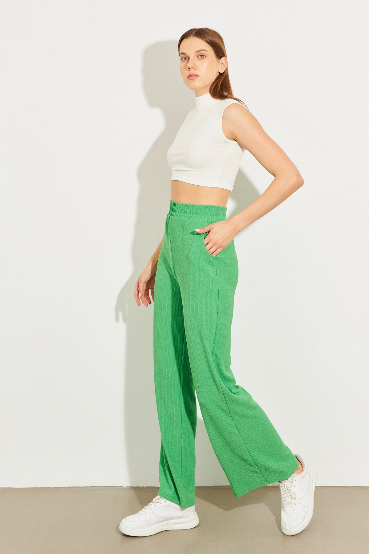 Kadın Benetton Yeşili Beli Lastikli Çift Cepli Bol Paça Bürümcük Pantolon