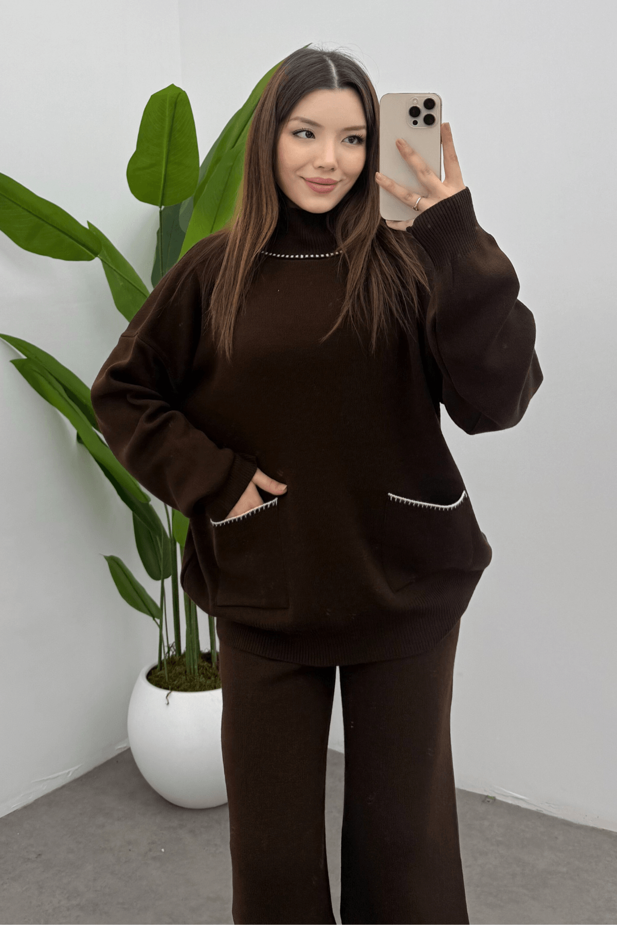 Kadın Kahverengi Balıkçı Yaka Cep Detaylı Kazak Pantolon Triko Takım