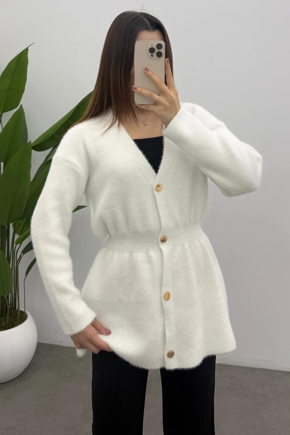 Kadın Ekru Gold Çıtçıt Detaylı Soft Triko Hırka