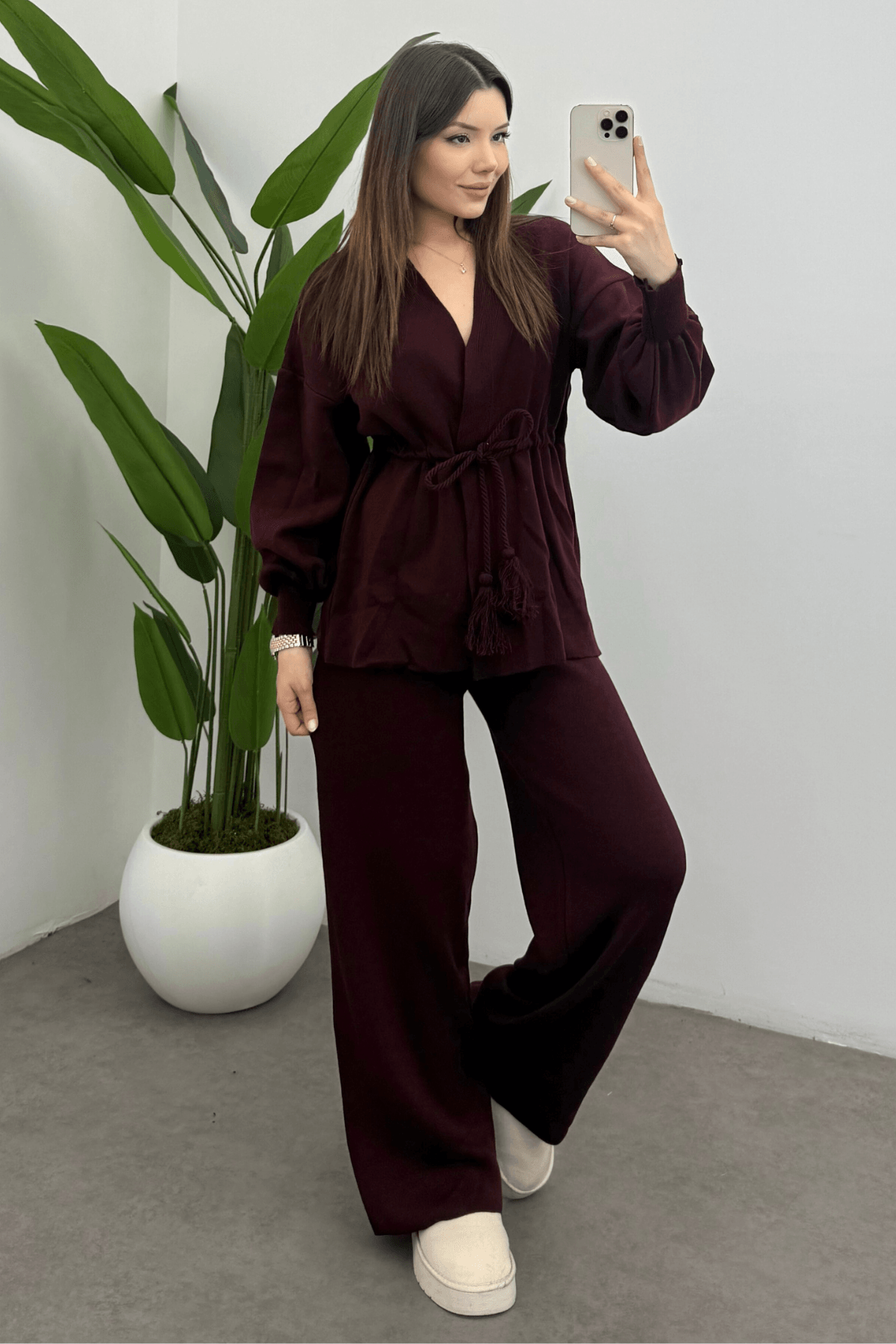 Kadın Bordo Beli Püskül Bağcık Detaylı Hırka Pantolon İkili Triko Takım