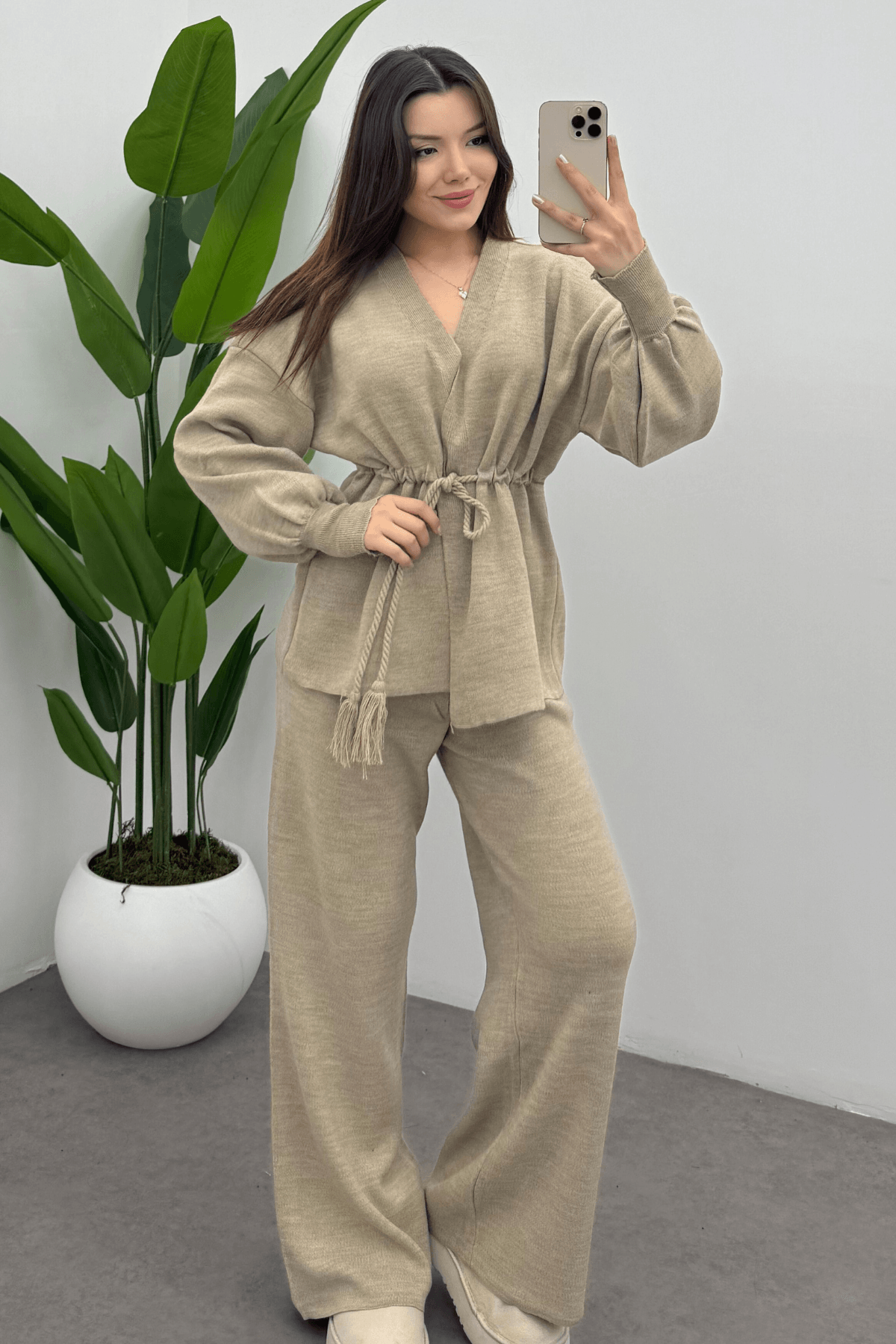 Kadın Krem Beli Püskül Bağcık Detaylı Hırka Pantolon İkili Triko Takım