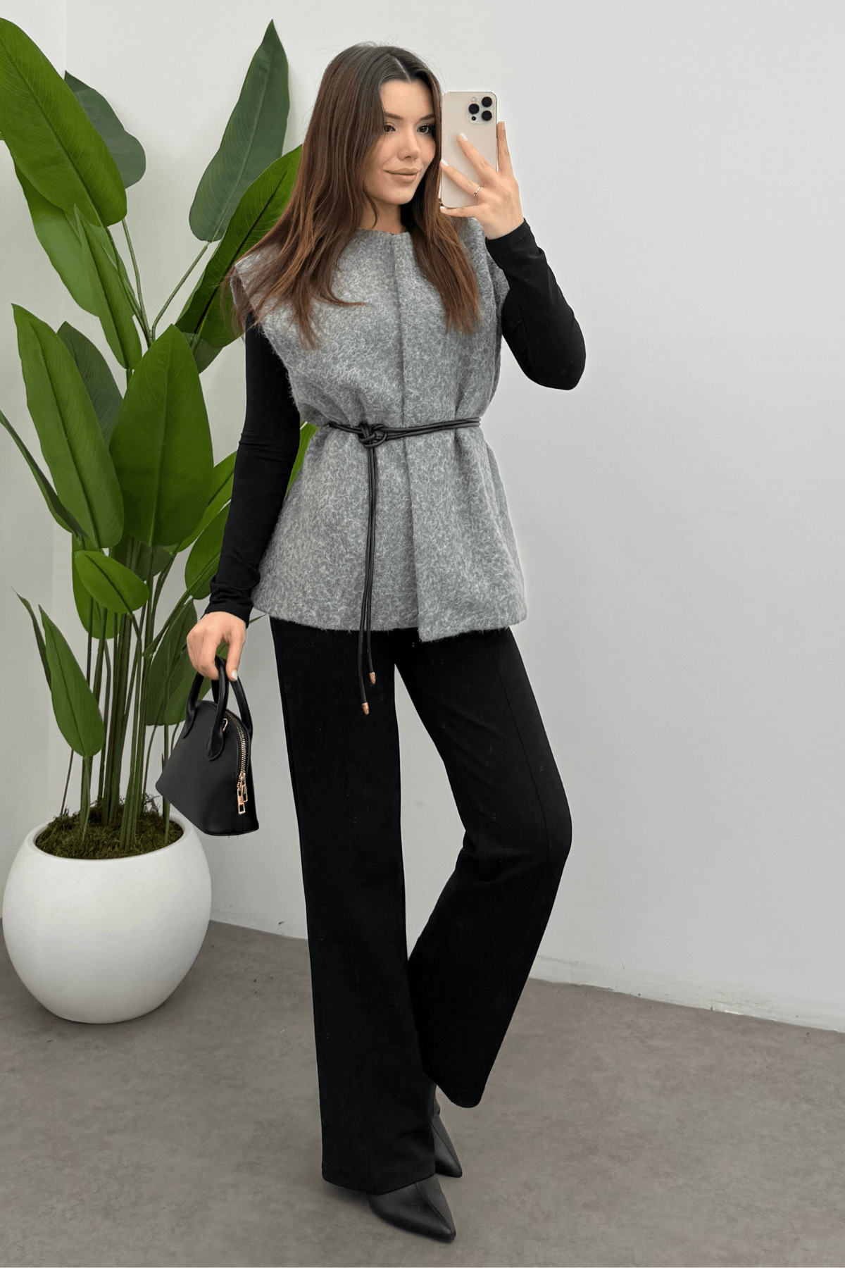 Gri kemerli kaşe yelek