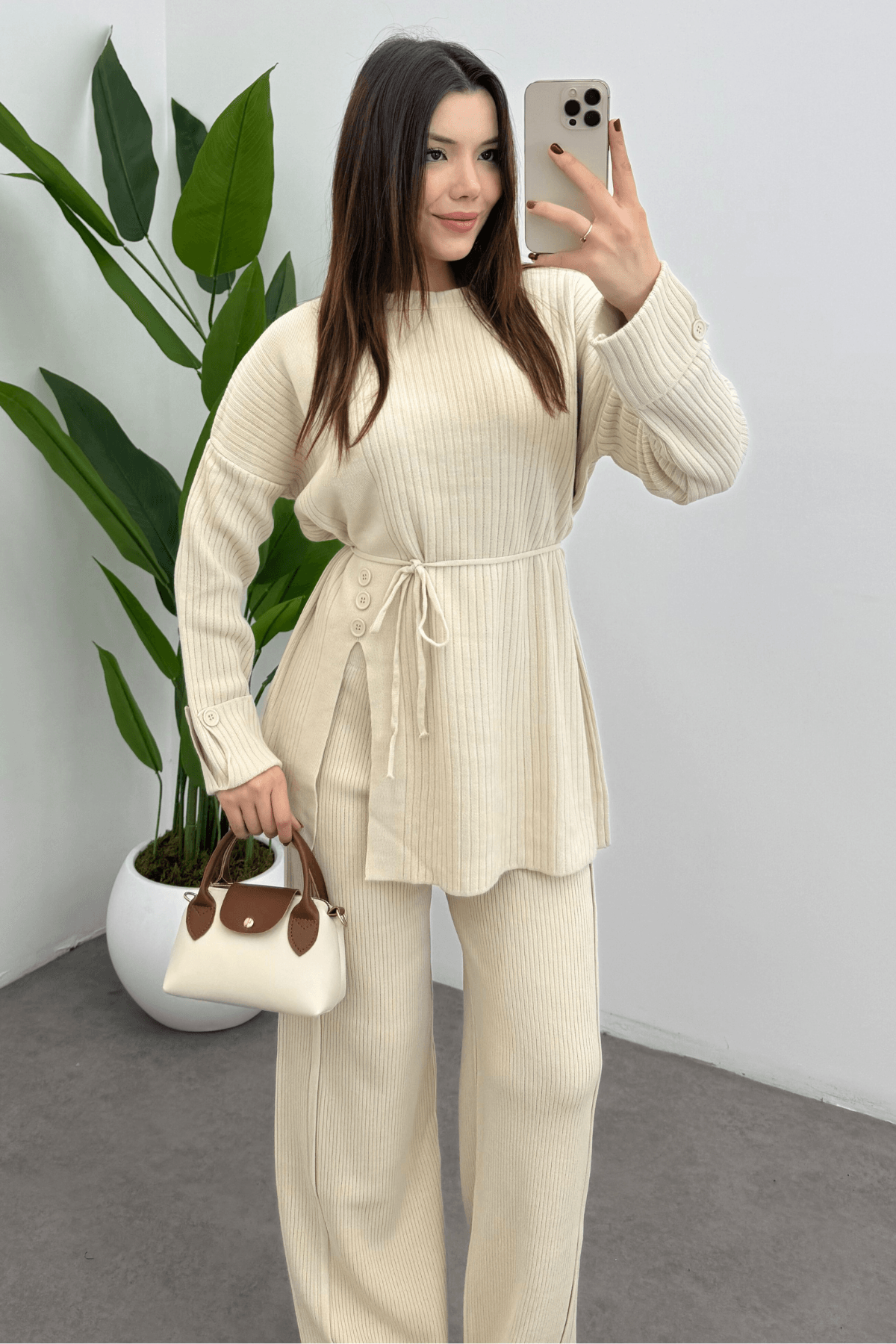 Kadın Ekru Bel Bağlamalı Düğme Detaylı Fitilli Triko Kazak Pantolon İkili Takım