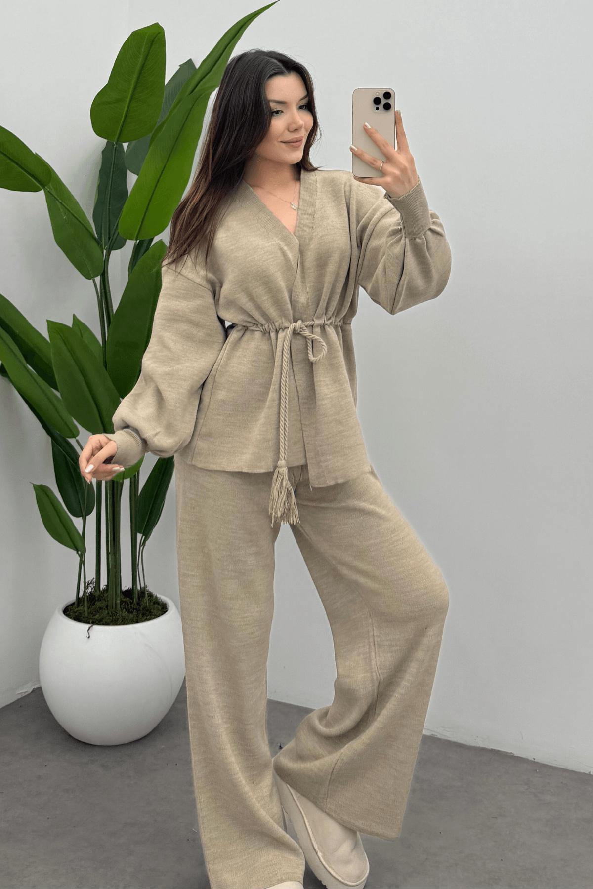 Kadın Krem Beli Püskül Bağcık Detaylı Hırka Pantolon İkili Triko Takım