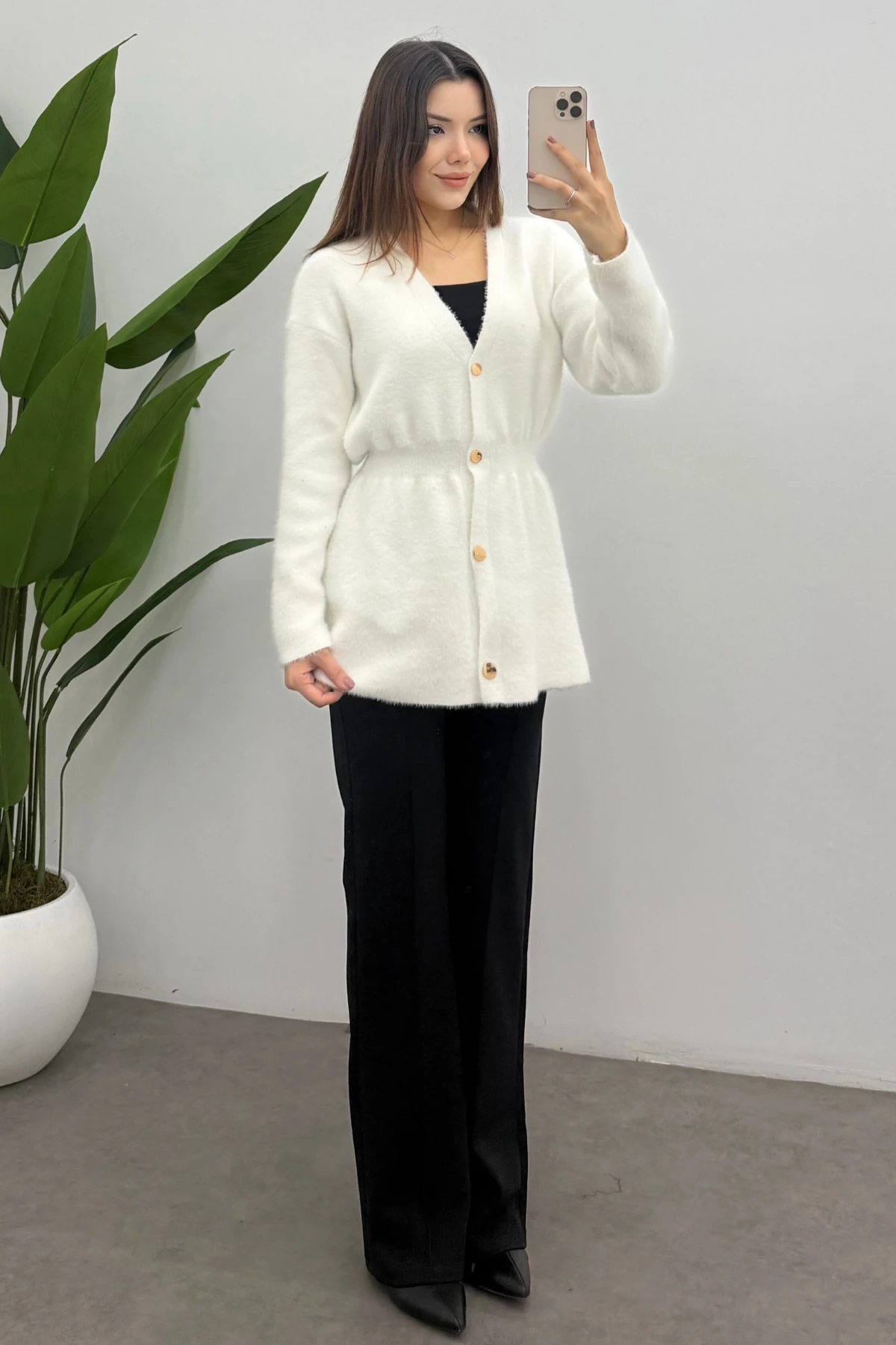 Kadın Ekru Gold Çıtçıt Detaylı Soft Triko Hırka