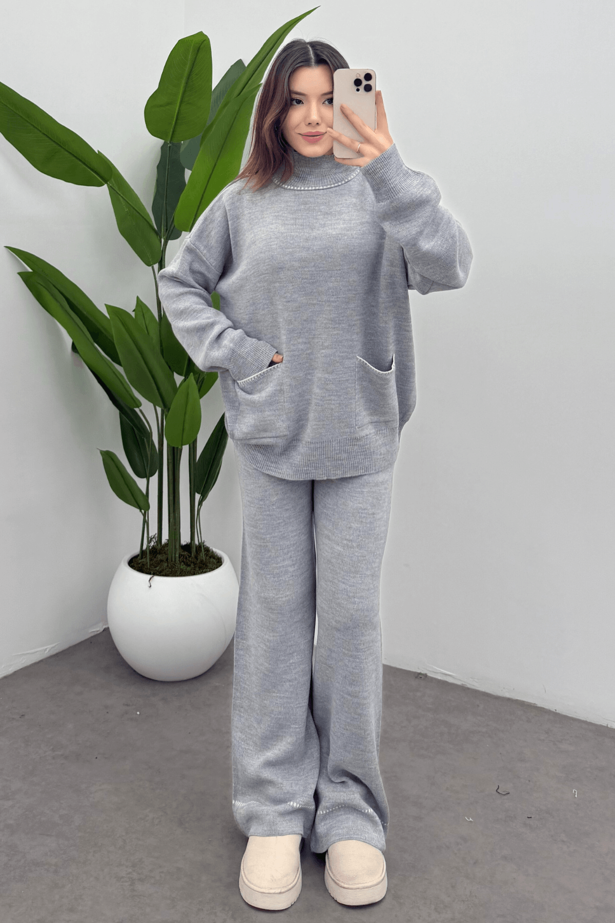 Kadın Gri Balıkçı Yaka Cep Detaylı Kazak Pantolon Triko Takım