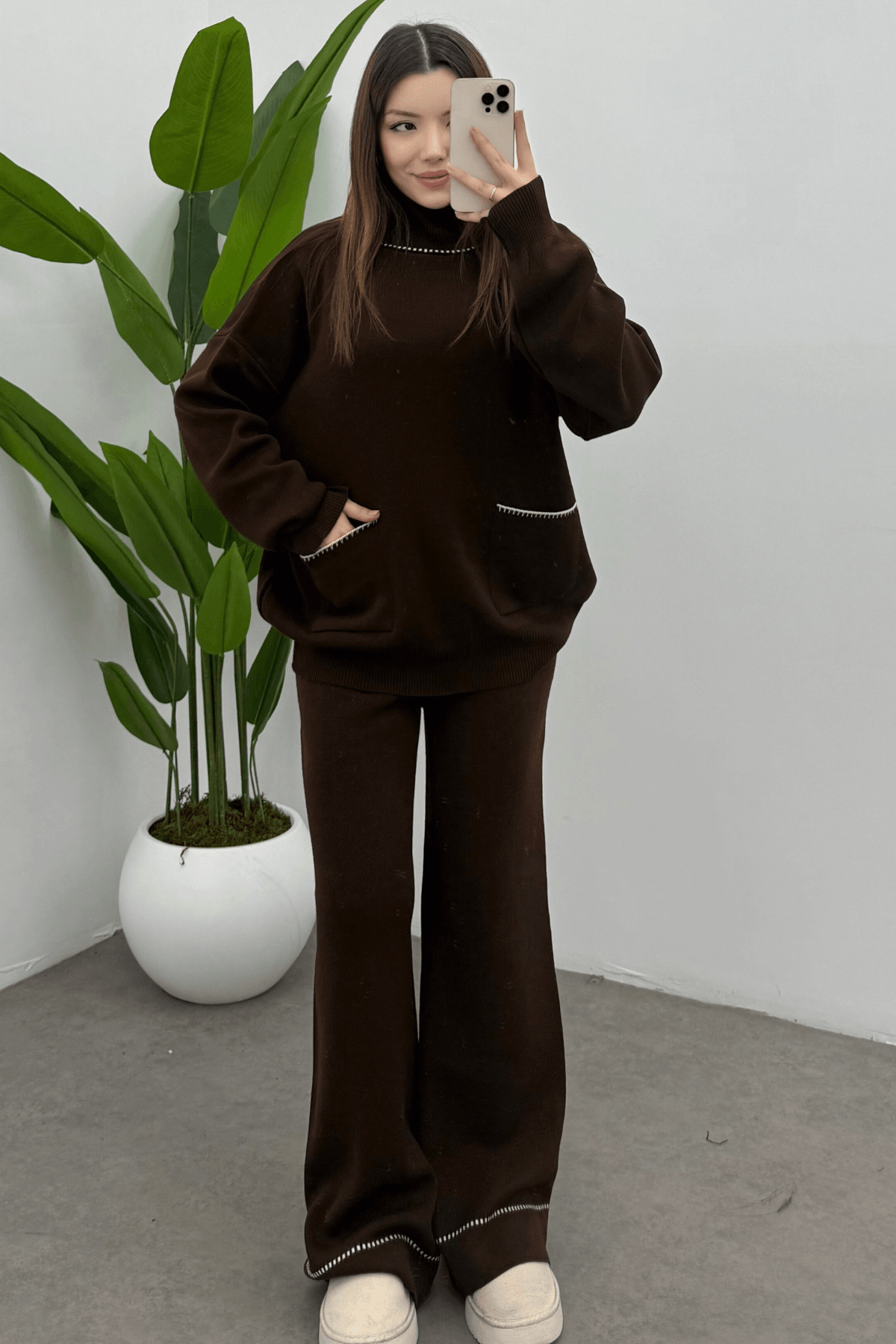 Kadın Kahverengi Balıkçı Yaka Cep Detaylı Kazak Pantolon Triko Takım