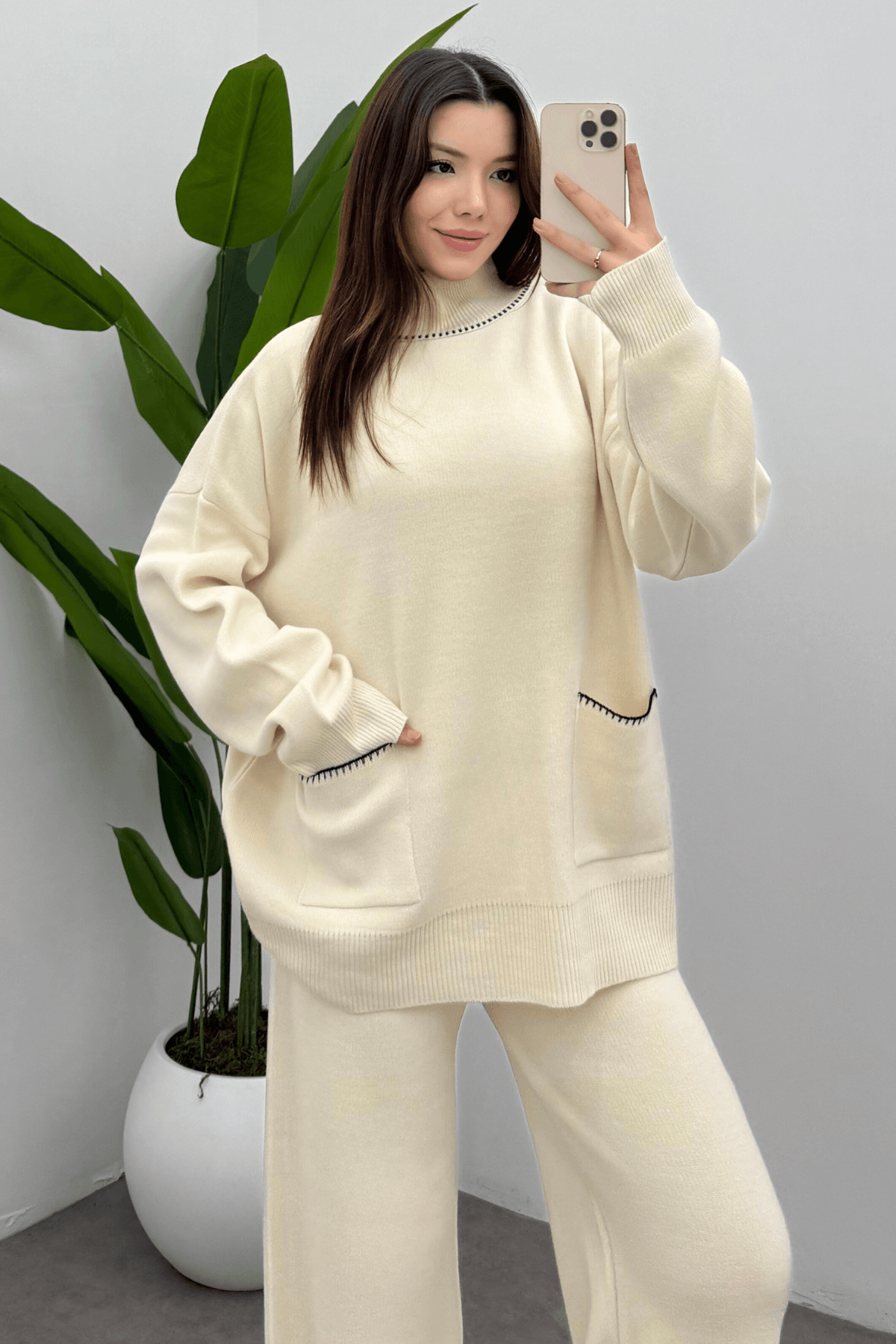 Kadın Ekru Balıkçı Yaka Cep Detaylı Kazak Pantolon Triko Takım