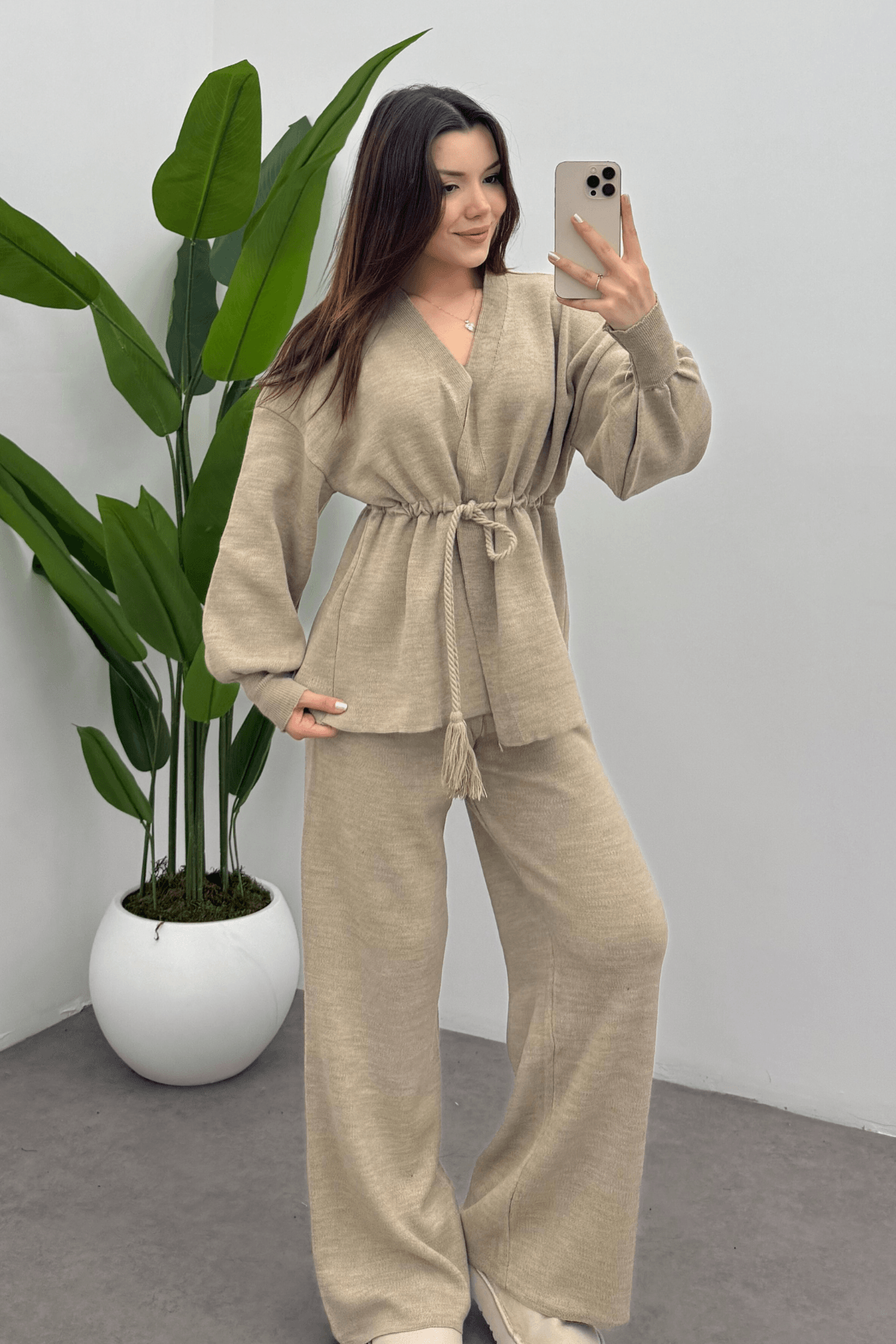 Kadın Krem Beli Püskül Bağcık Detaylı Hırka Pantolon İkili Triko Takım