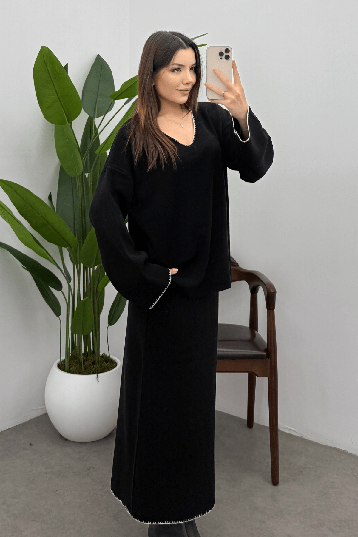 Kadın Siyah Çoban Dikiş Detaylı V Yaka Kazak Etek Triko Takım