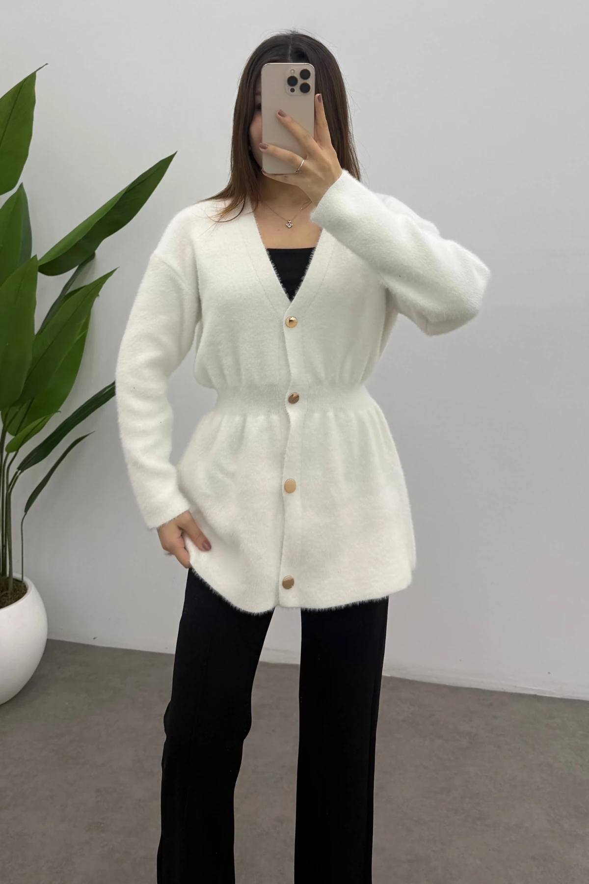 Kadın Ekru Gold Çıtçıt Detaylı Soft Triko Hırka