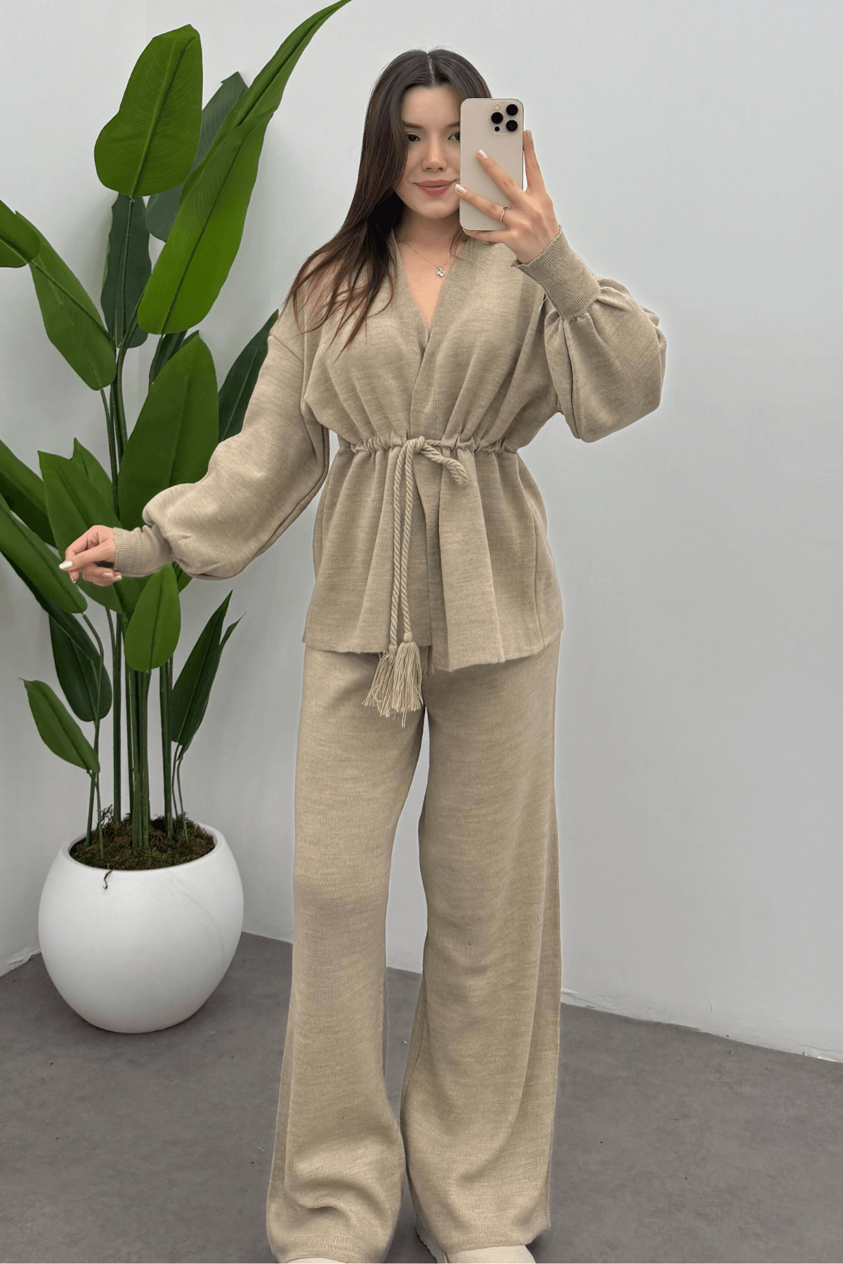 Kadın Krem Beli Püskül Bağcık Detaylı Hırka Pantolon İkili Triko Takım