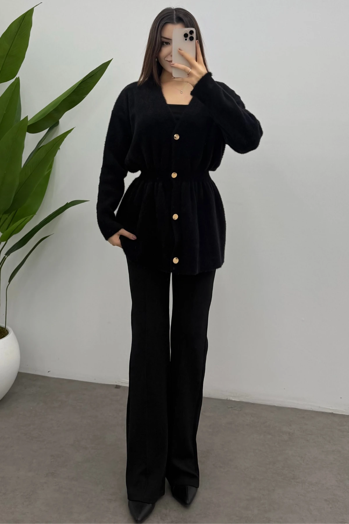 Kadın Siyah Gold Çıtçıt Detaylı Soft Triko Hırka