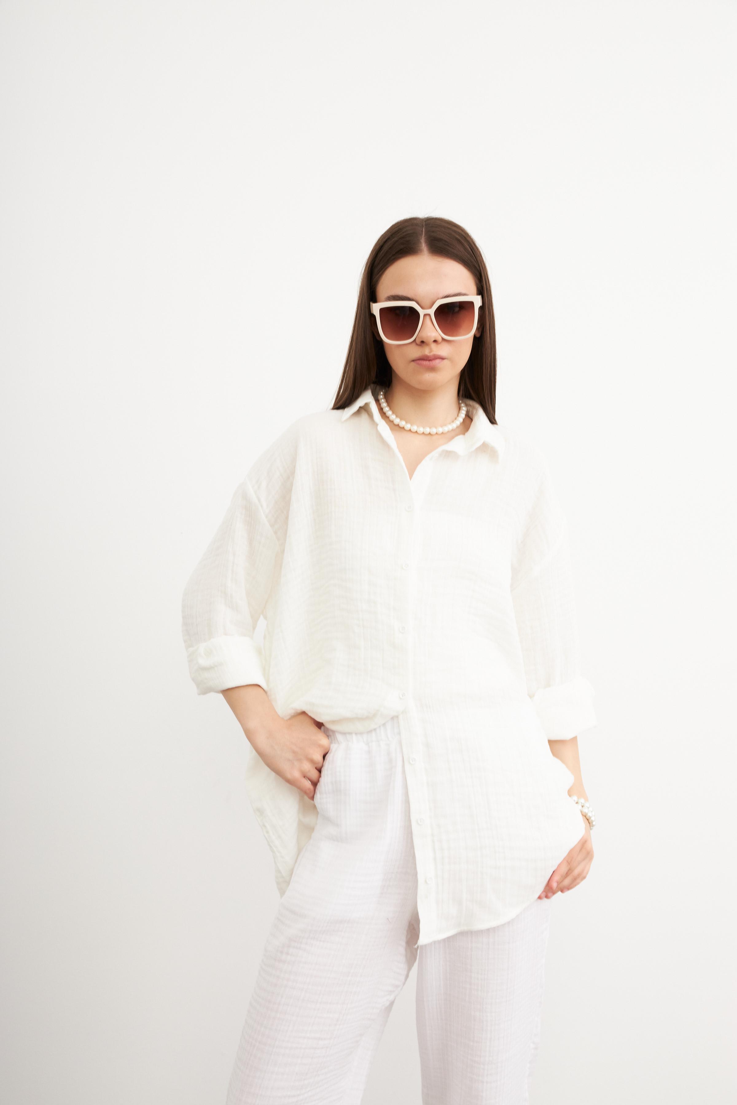 Kadın Beyaz Oversize Basic Müslin Gömlek