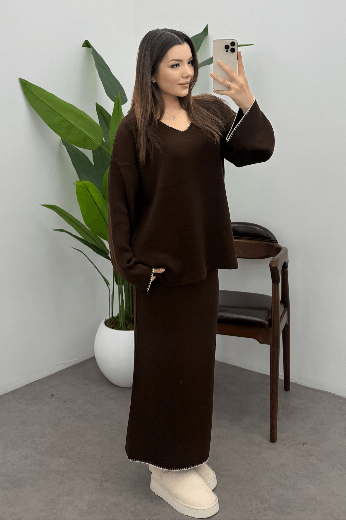 Kadın Kahverengi Çoban Dikiş Detaylı V Yaka Kazak Etek Triko Takım