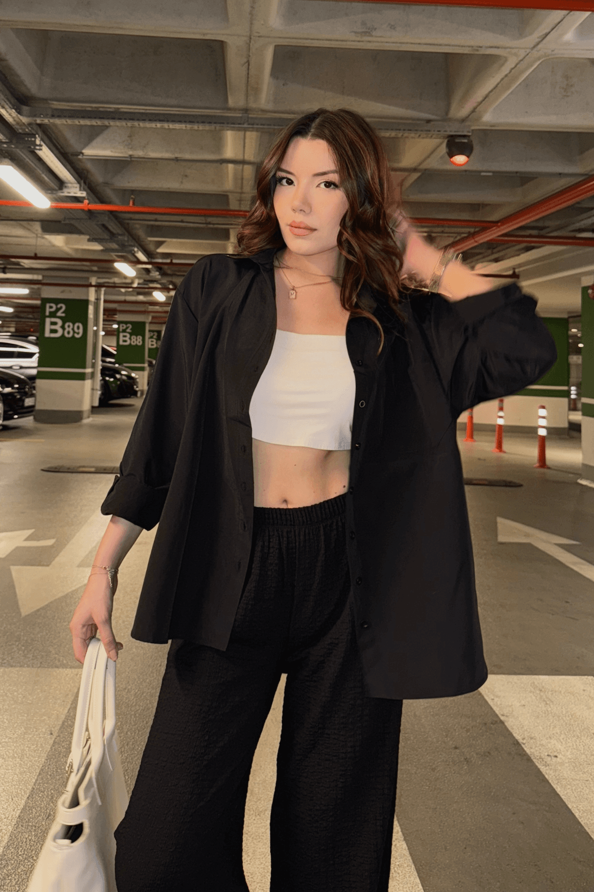 Kadın Siyah Oversize Basic Cep Detaylı Poplin Uzun Kol Gömlek