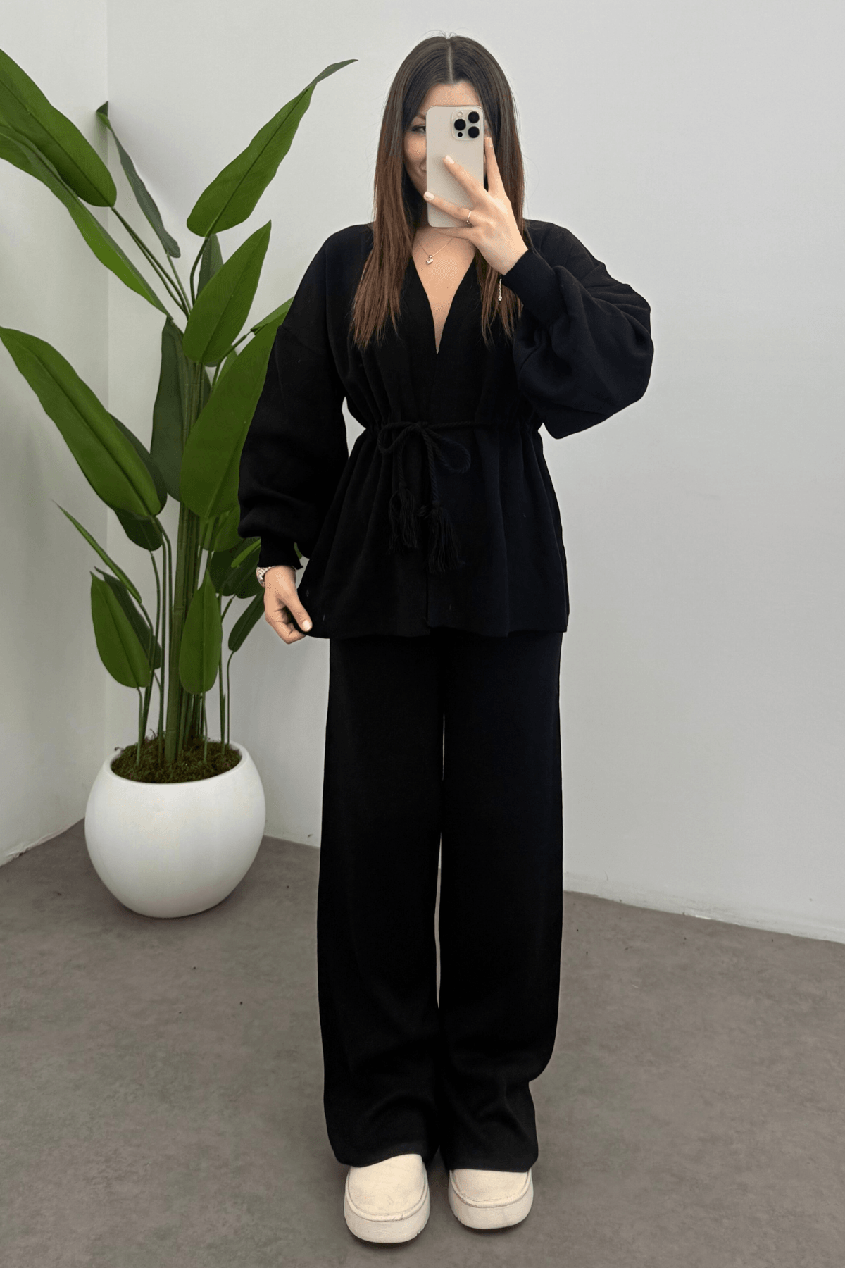 Kadın Siyah Beli Püskül Bağcık Detaylı Hırka Pantolon İkili Triko Takım