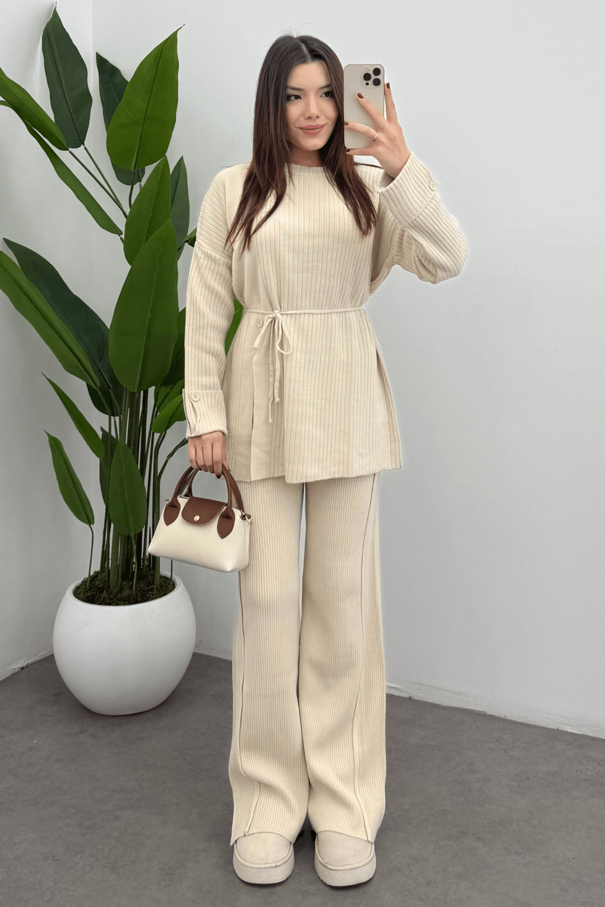 Kadın Ekru Bel Bağlamalı Düğme Detaylı Fitilli Triko Kazak Pantolon İkili Takım