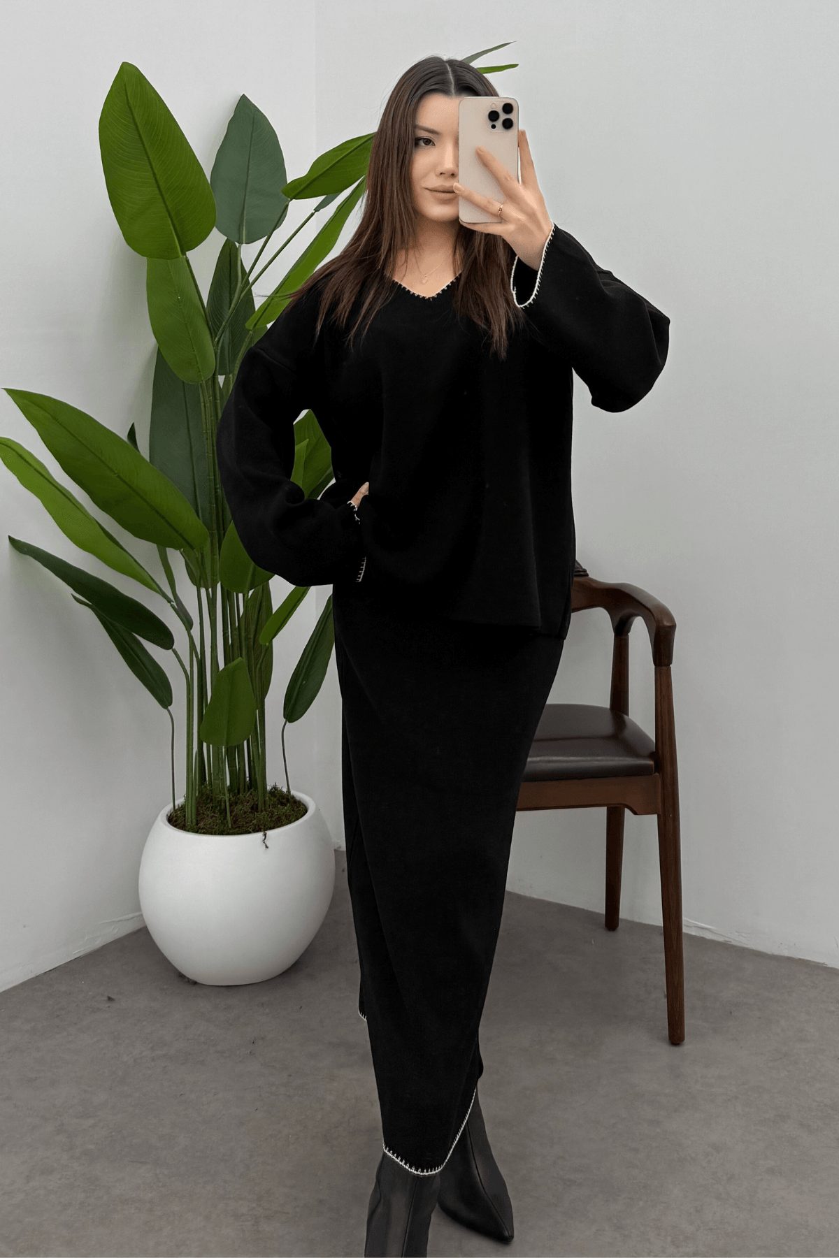 Kadın Siyah Çoban Dikiş Detaylı V Yaka Kazak Etek Triko Takım