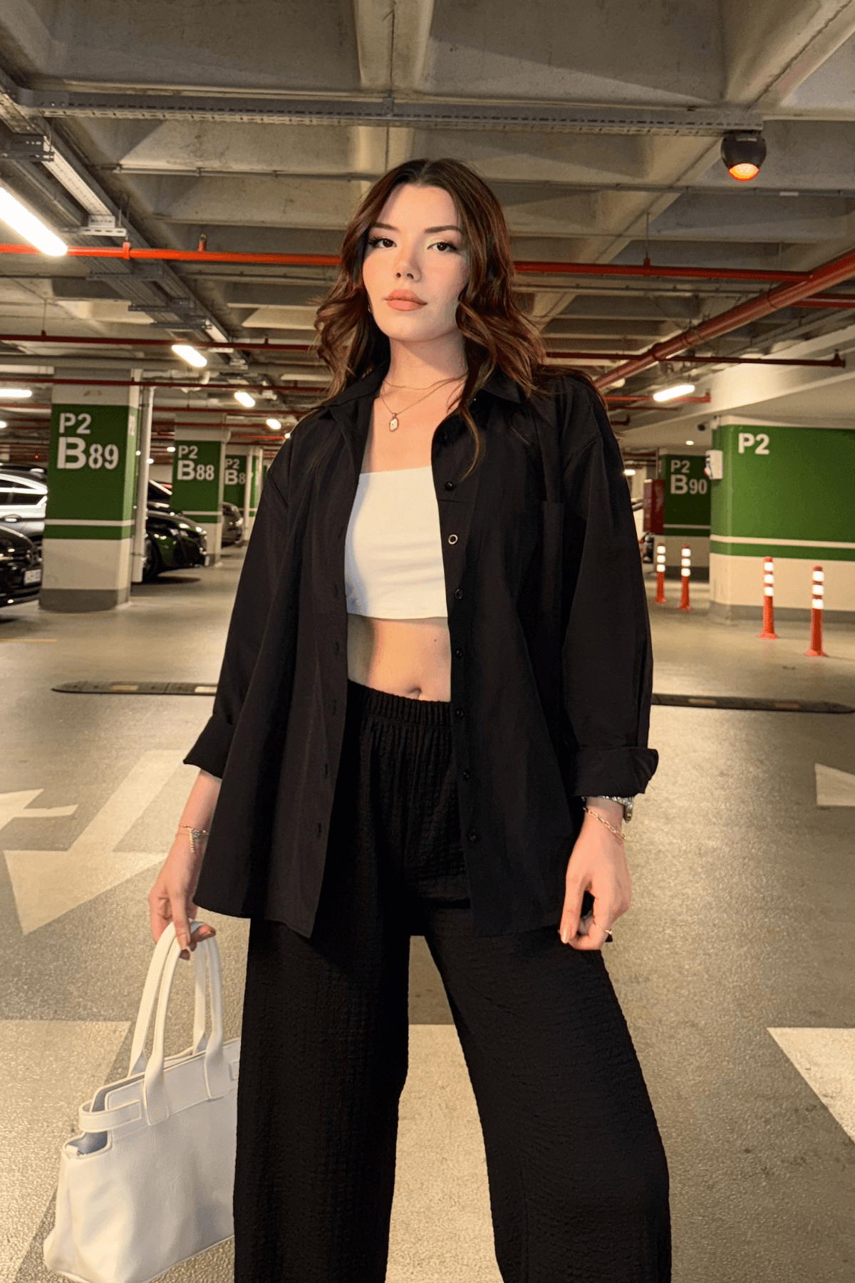 Kadın Siyah Oversize Basic Cep Detaylı Poplin Uzun Kol Gömlek