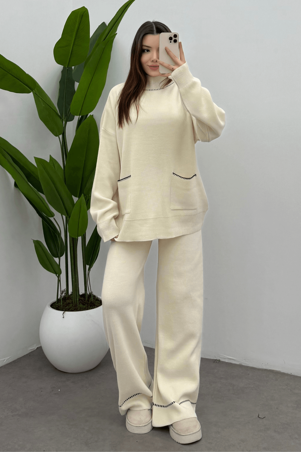 Kadın Ekru Balıkçı Yaka Cep Detaylı Kazak Pantolon Triko Takım