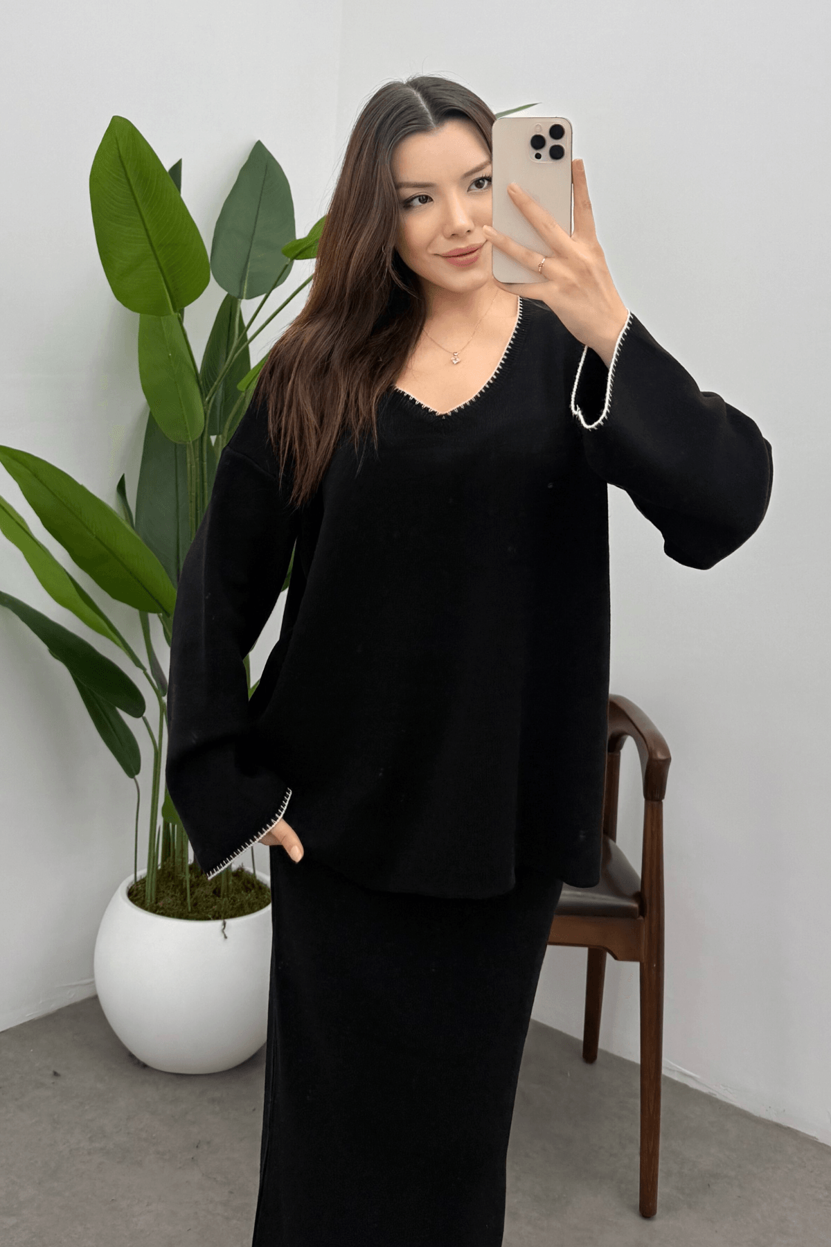 Kadın Siyah Çoban Dikiş Detaylı V Yaka Kazak Etek Triko Takım