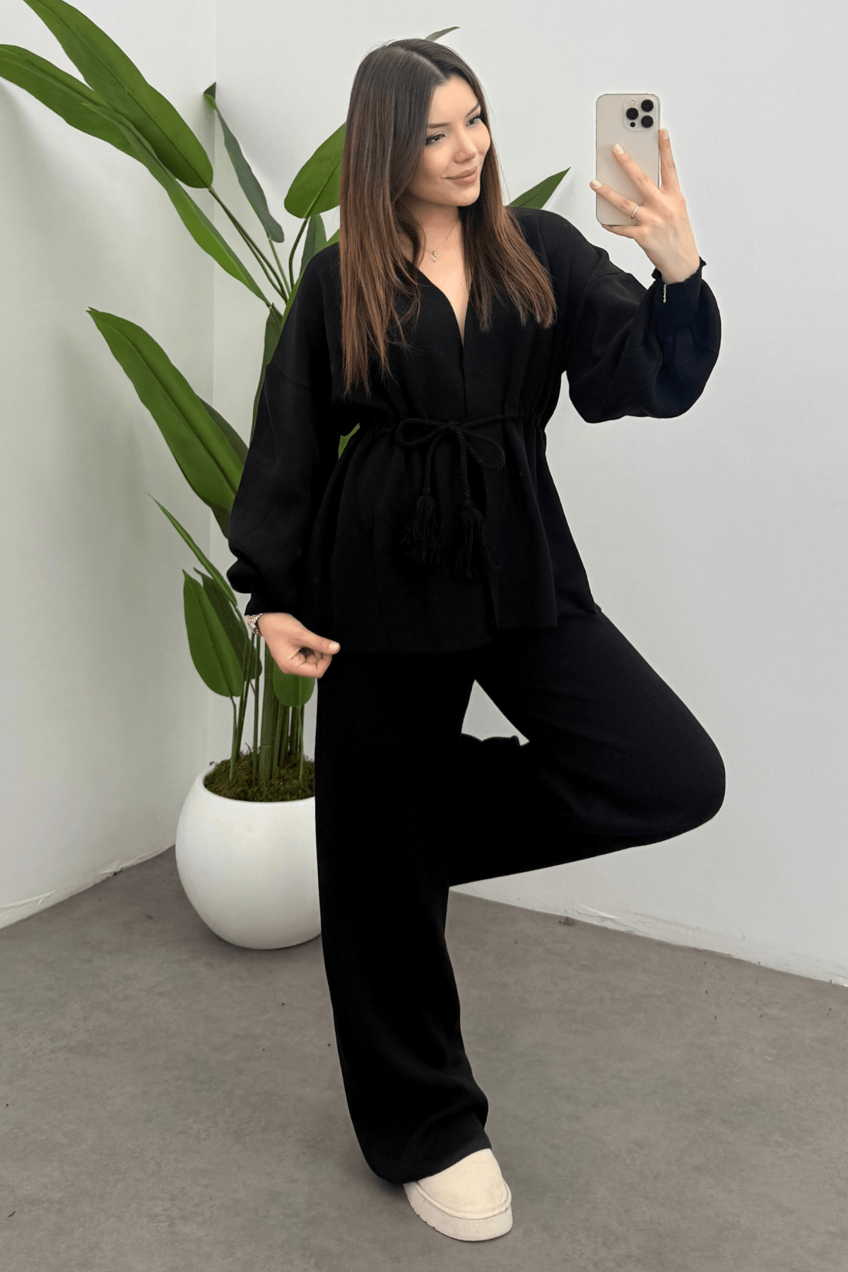 Kadın Siyah Beli Püskül Bağcık Detaylı Hırka Pantolon İkili Triko Takım