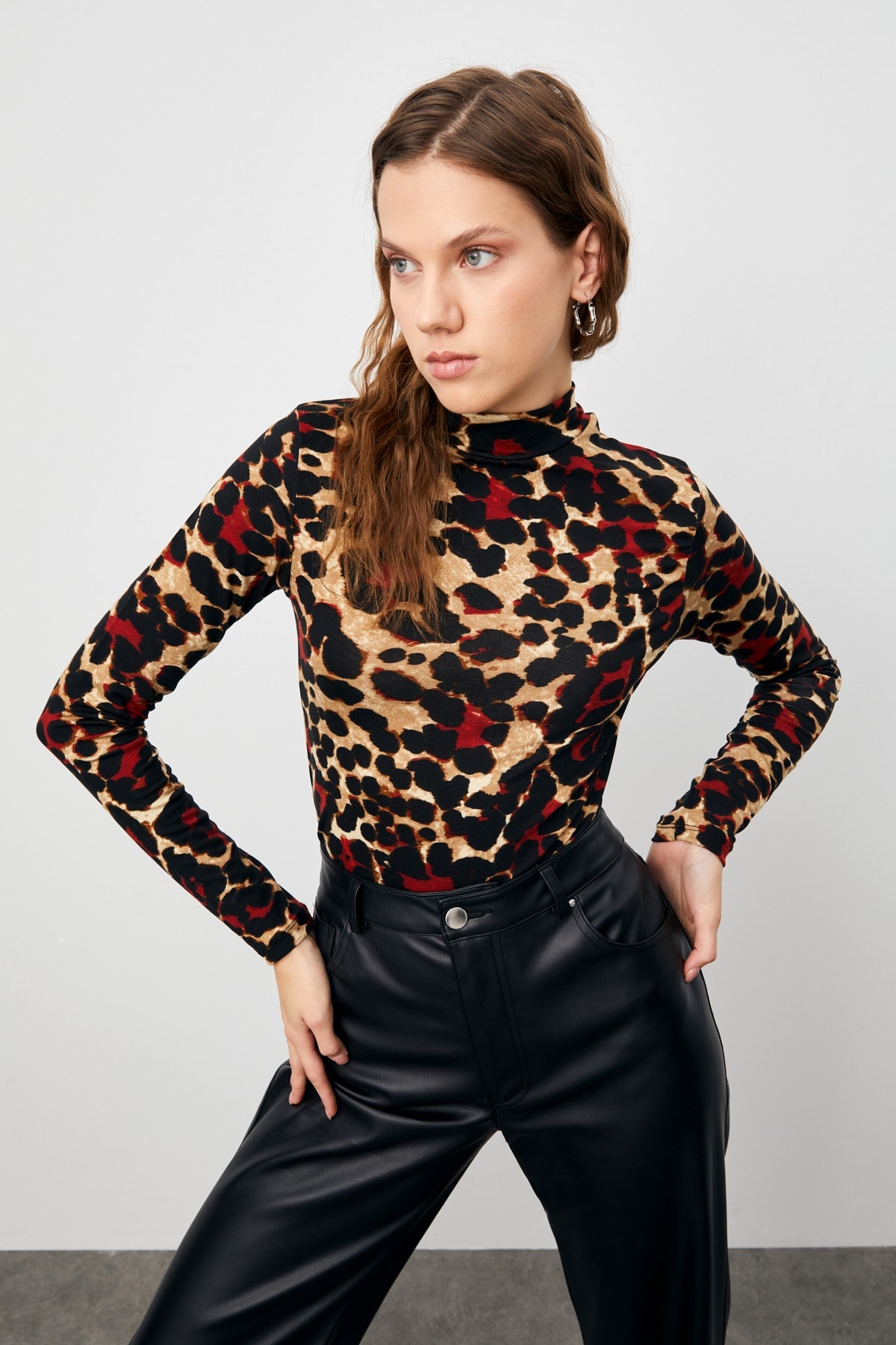 Kadın Kırmızı Leopar Desenli Body