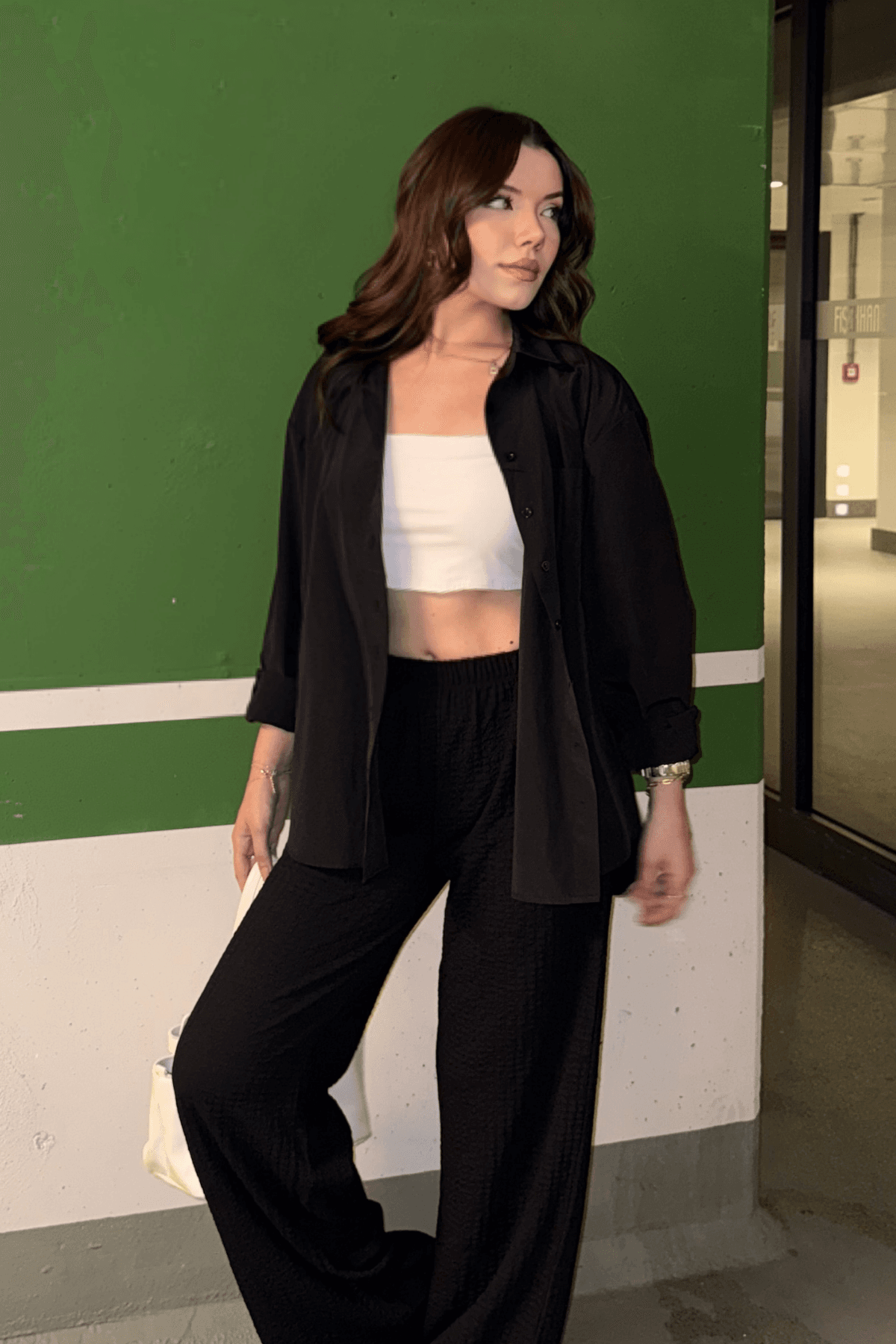 Kadın Siyah Oversize Basic Cep Detaylı Poplin Uzun Kol Gömlek