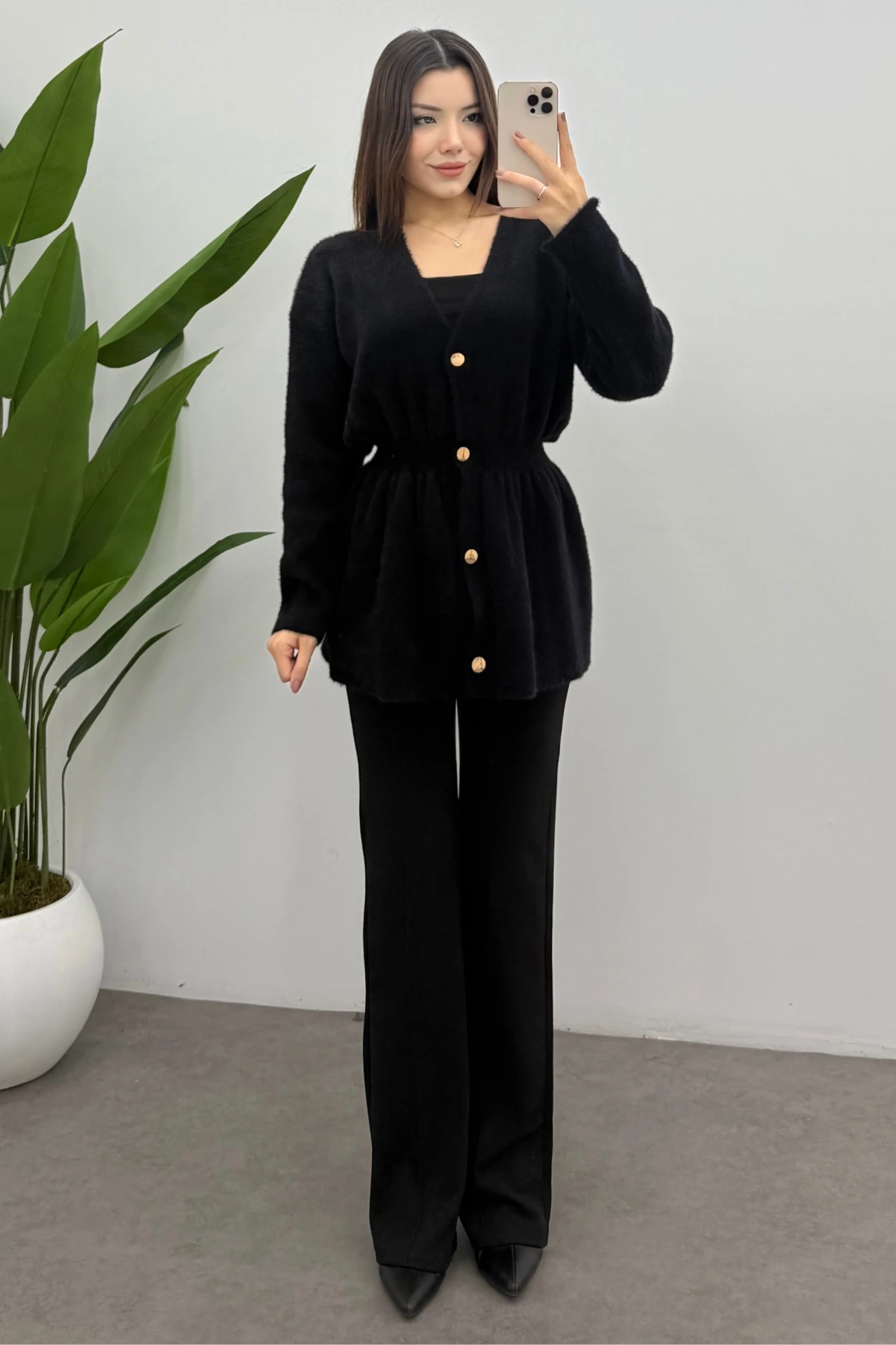 Kadın Siyah Gold Çıtçıt Detaylı Soft Triko Hırka