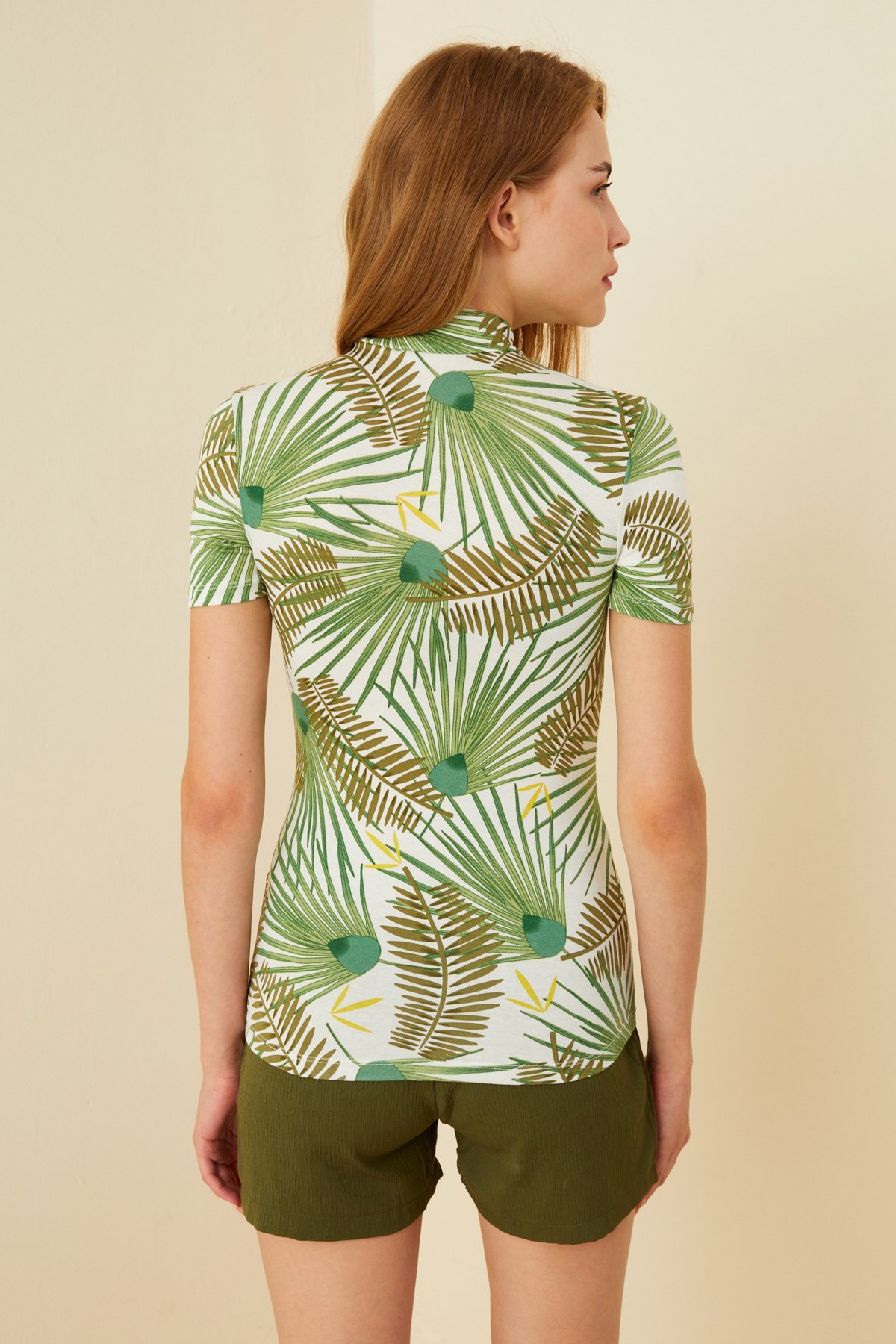 Kadın Yeşil Beyaz Palmiye Desenli Kısa Kol Bluz
