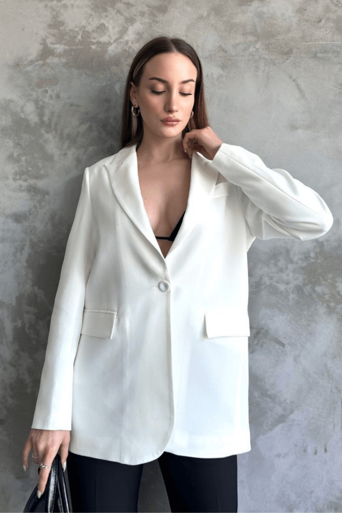 Kadın Beyaz Vatkalı Tek Düğmeli Blazer Ceket