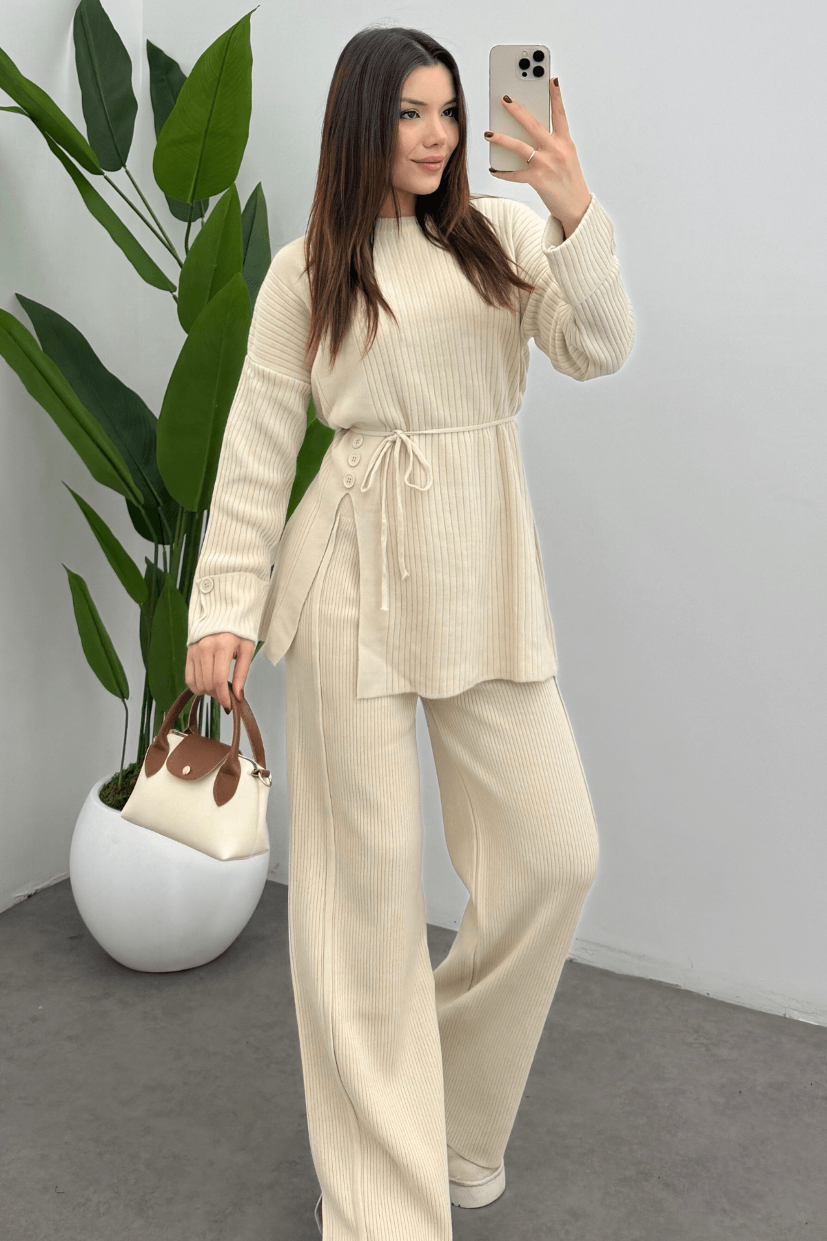 Kadın Ekru Bel Bağlamalı Düğme Detaylı Fitilli Triko Kazak Pantolon İkili Takım