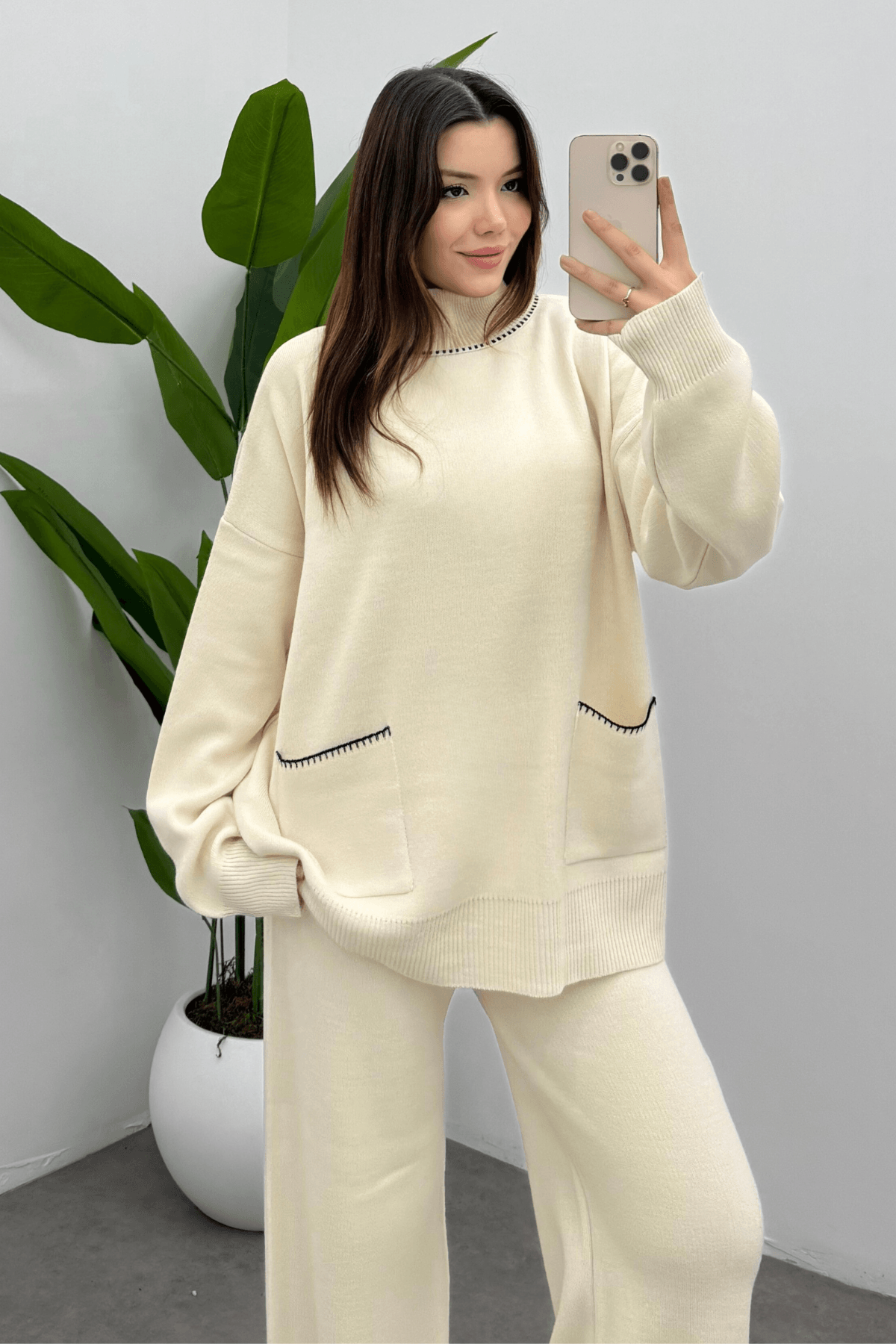Kadın Ekru Balıkçı Yaka Cep Detaylı Kazak Pantolon Triko Takım